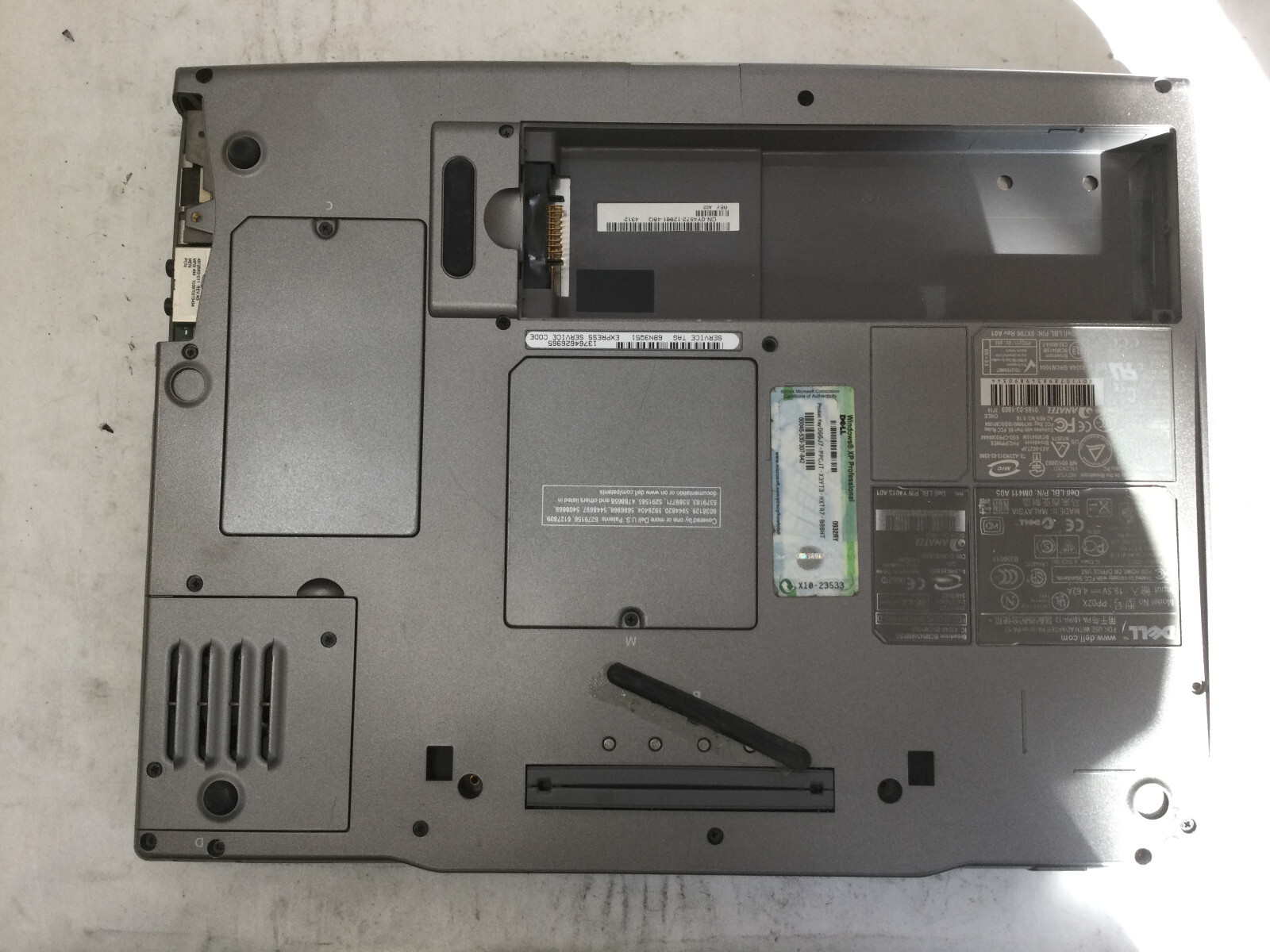 DELL INSPIRON 8600 – FOR PARTS – INTEL PENTIUM M – 128MB RAM – READ DESCRIP – BB