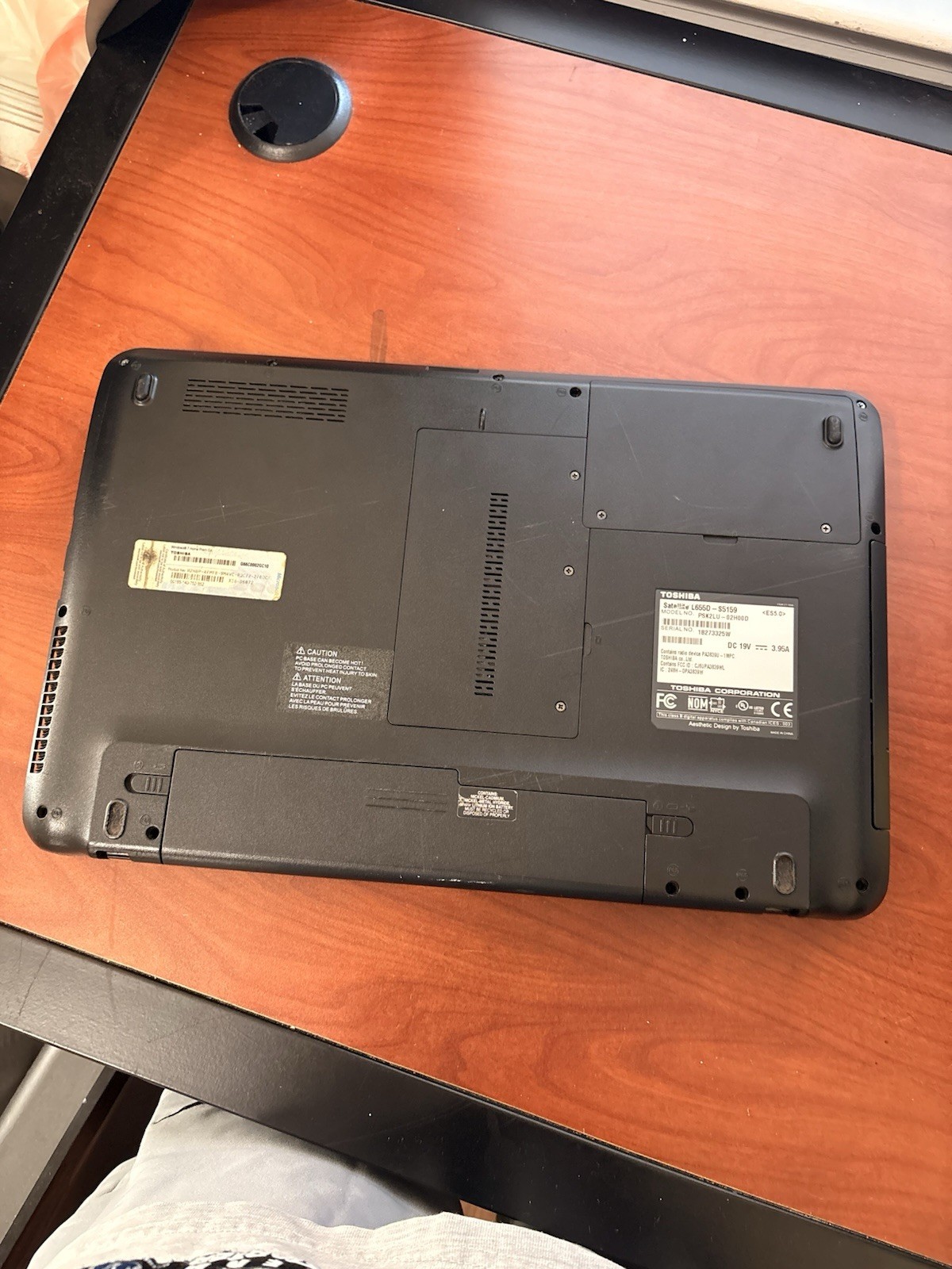 Toshiba Satellite L655D-S5159 15.6″ AMD V 2.30GHz 4GB 320GB HDD Black/Gray