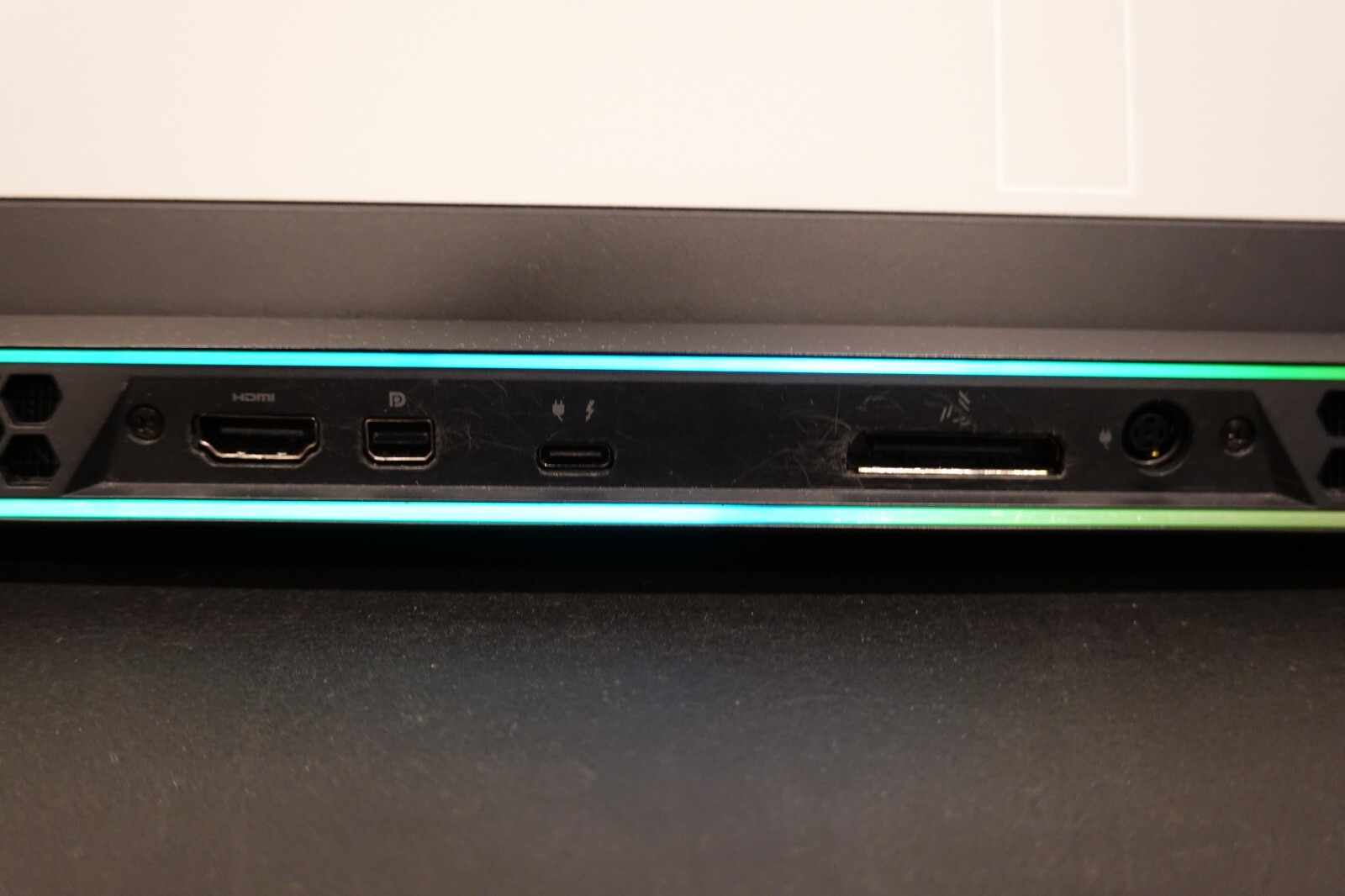 Alienware M15 R3 15.6″ Gaming Laptop i9-10980HK 32 GB Ram RTX 2080 No OS No M.2