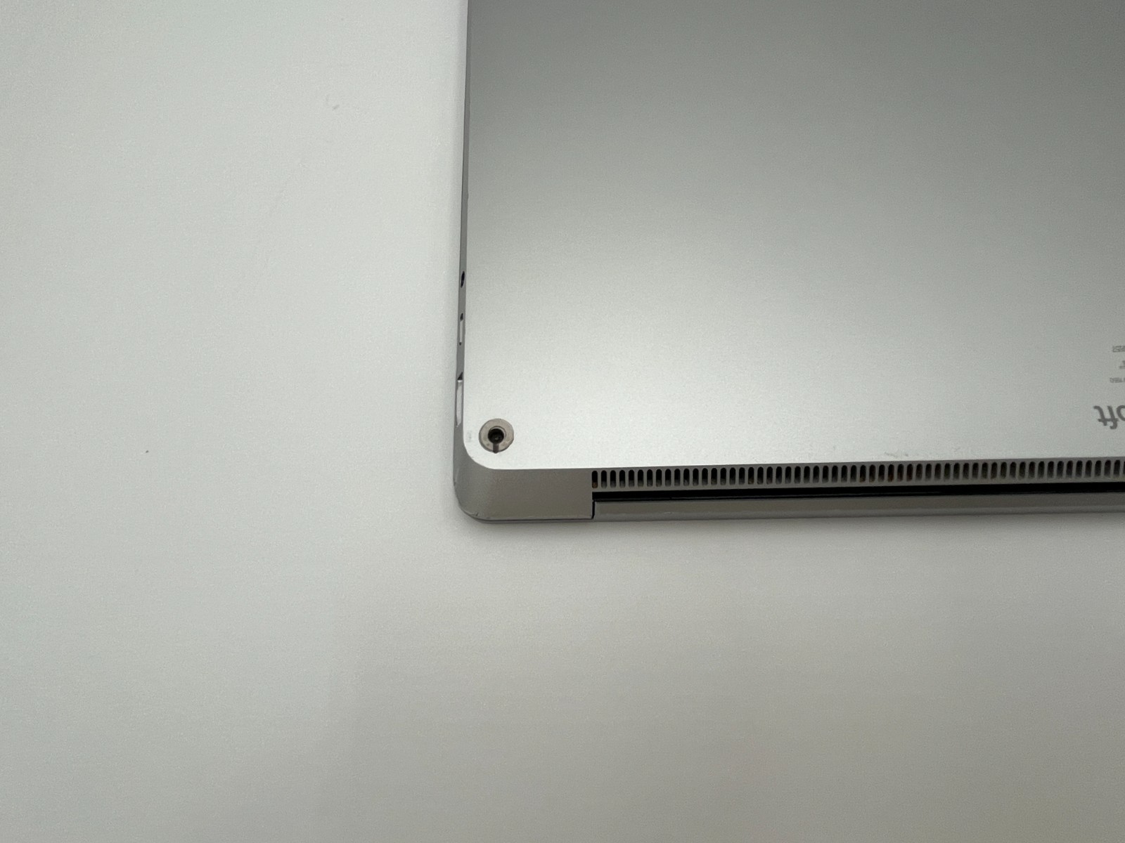 Microsoft Surface Laptop 4 1950 13.5″ Touch i7-1185G7@3.0GHZ 16GB 512GB A