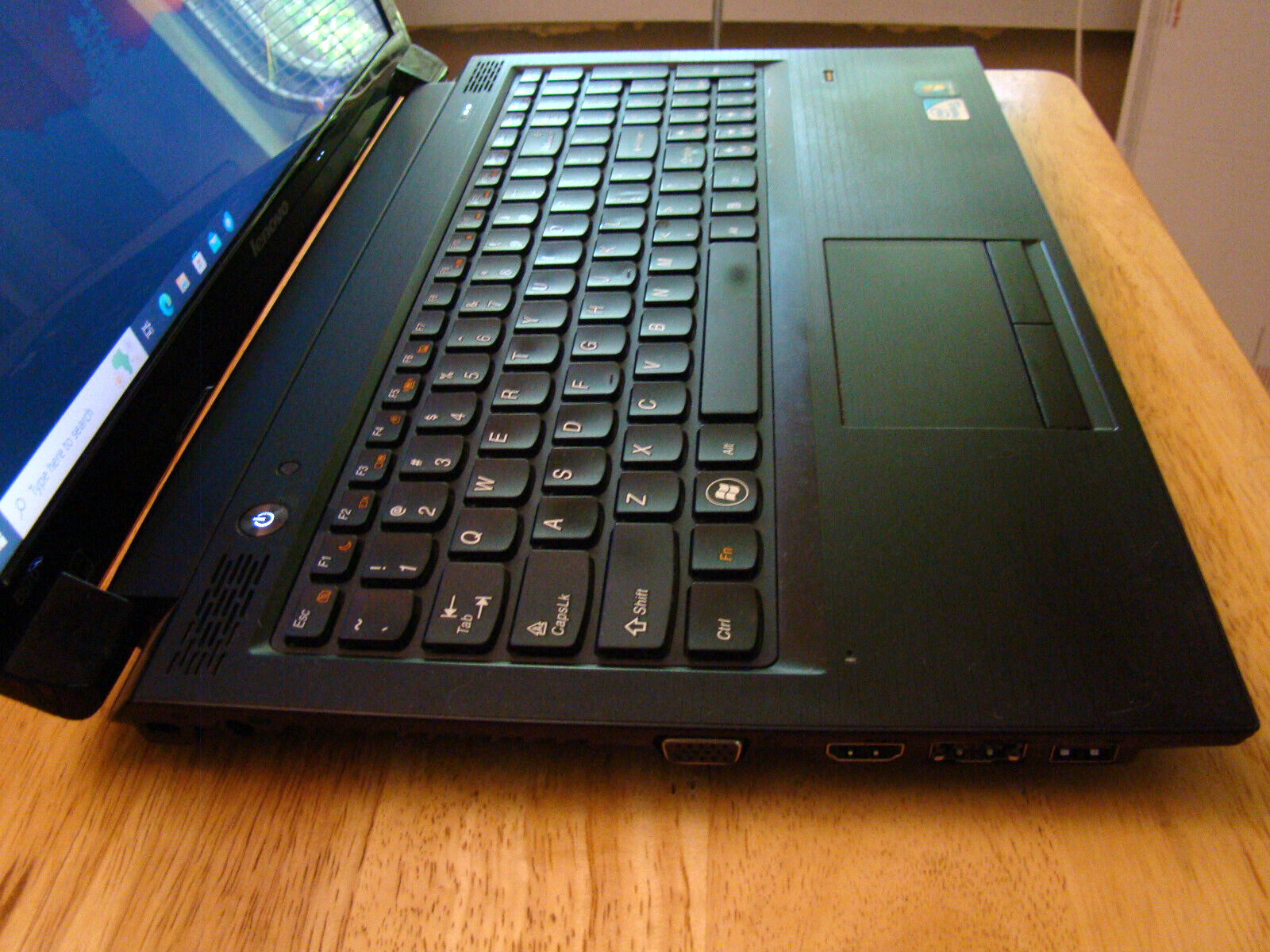 Lenovo B570/Pentium B960 2.20ghz/6gb/320gb/Windows 10 Pro/Web/Hdmi/Vga/15.6
