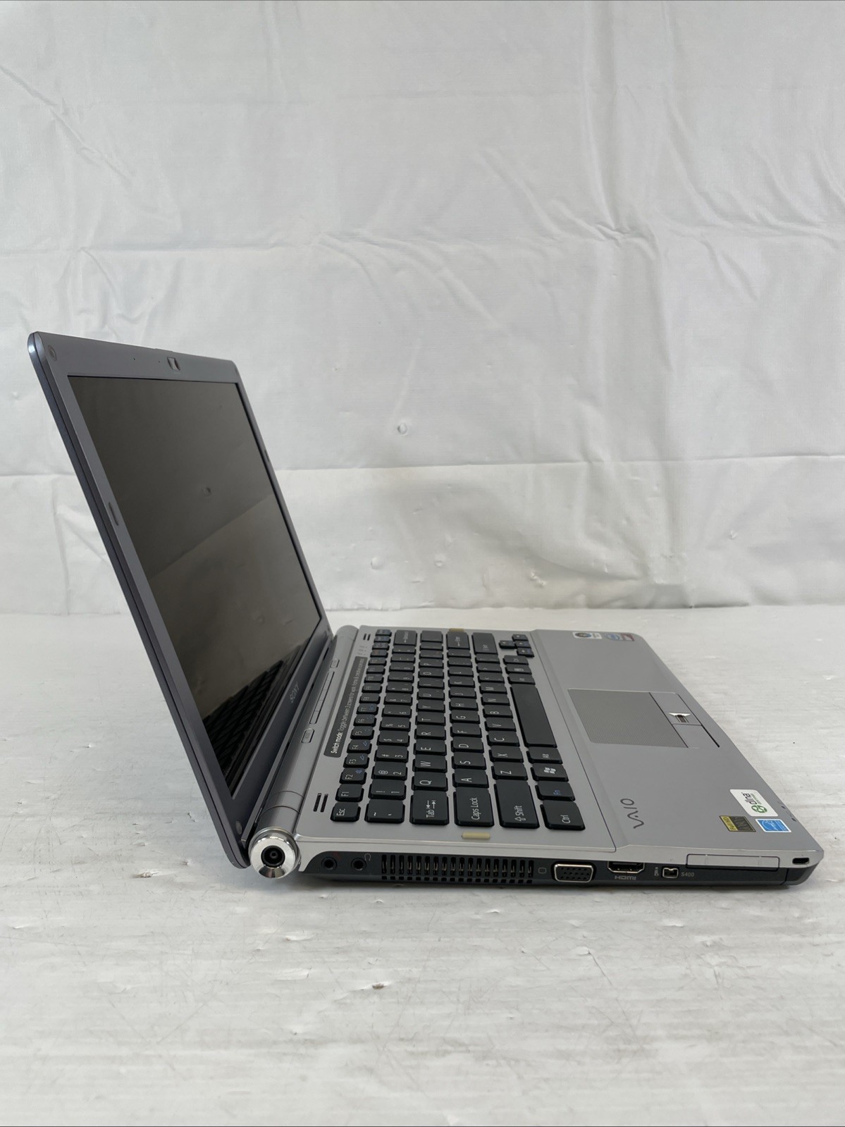 Sony VAIO VGN-SR290 Intel C2D P8400 2.26GHz 4GB RAM 100GB HDD Radeon Win10