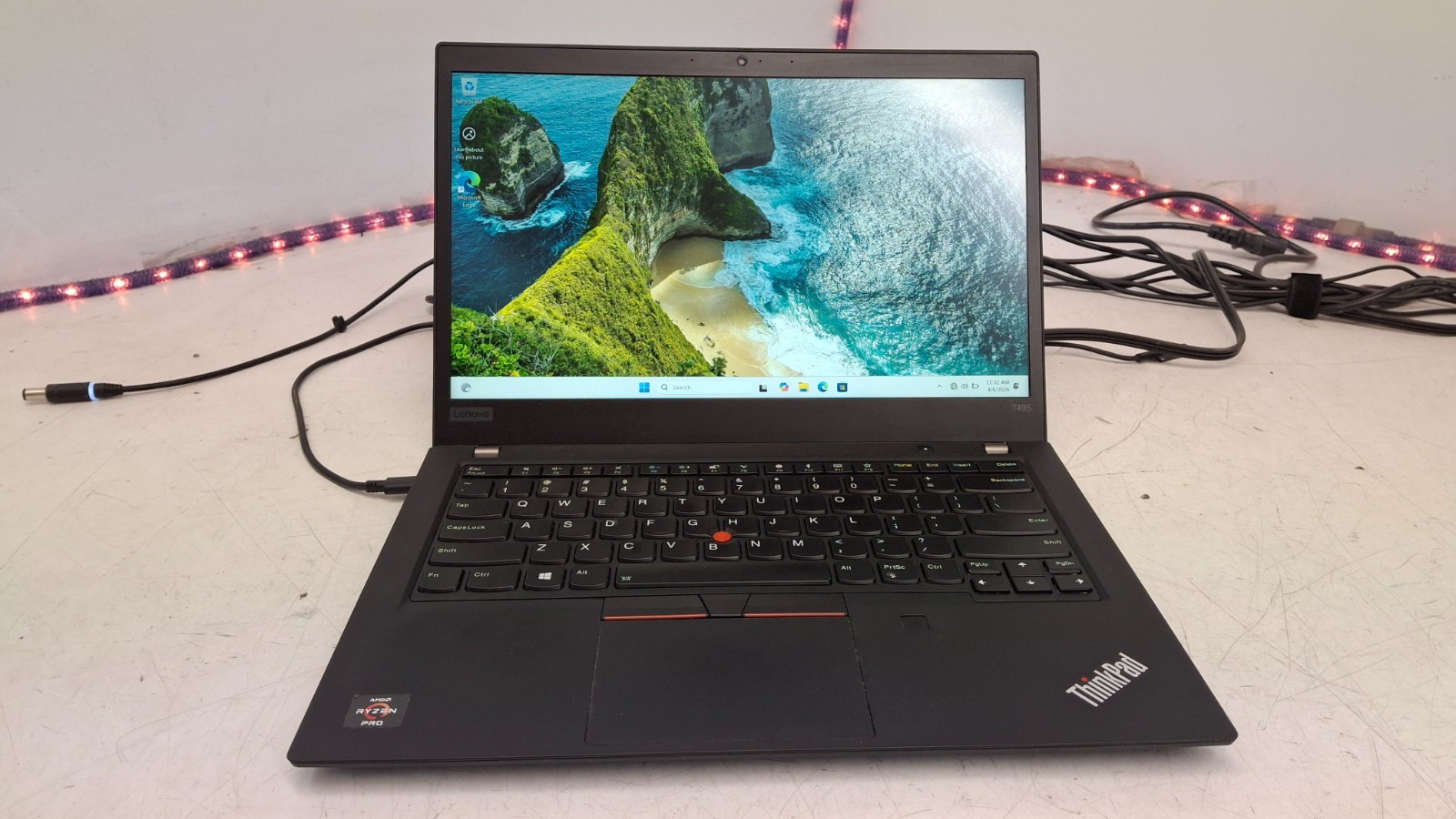 Lenovo ThinkPad T495 (Ryzen 7 Pro 3700U, 16GB RAM, 512GB SSD) NO PERIPHERALS