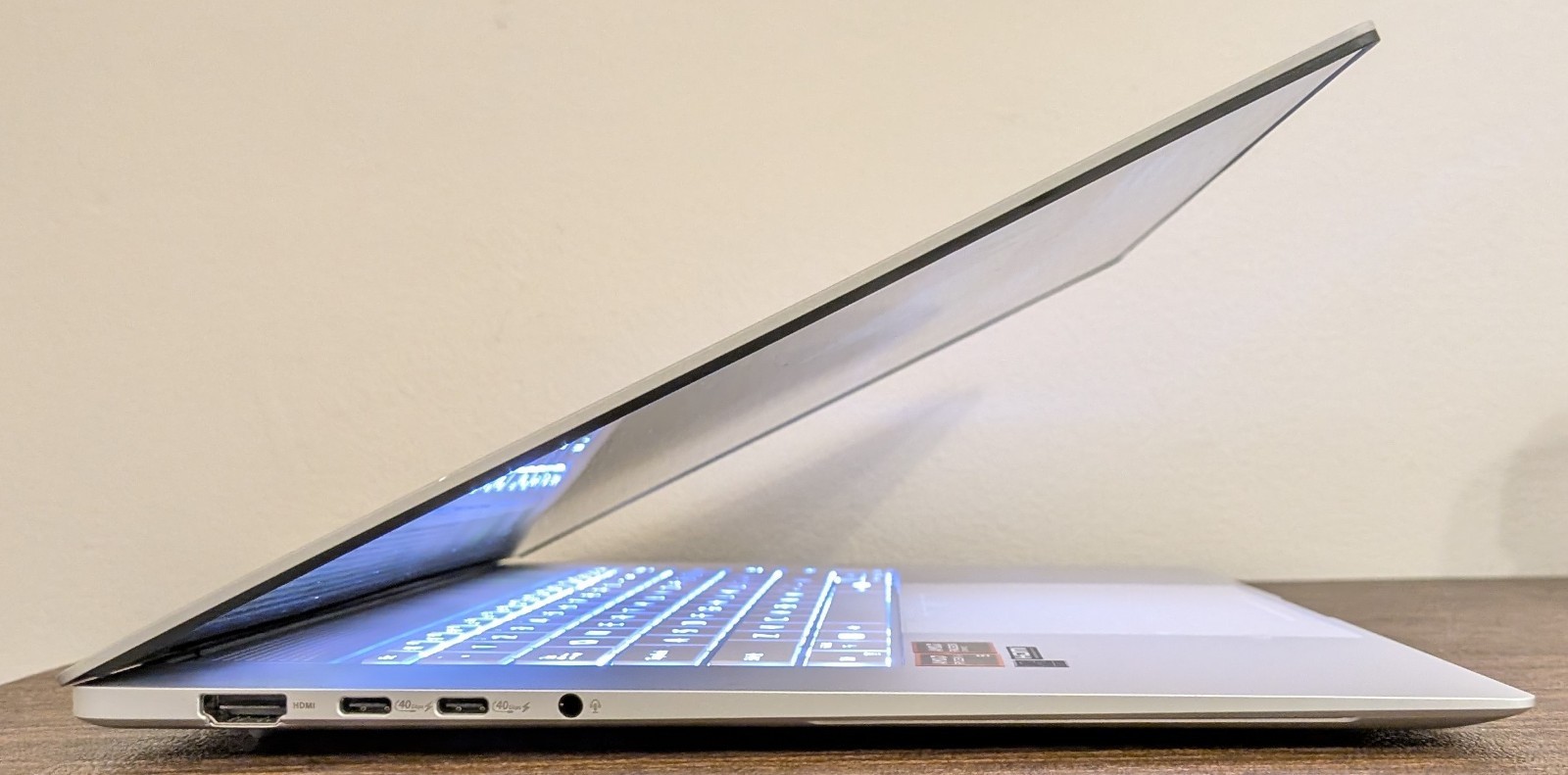 ASUS Zenbook S 16 3K 120Hz OLED Touch (Ryzen AI 9 365, 24GB RAM, 1TB SSD) White