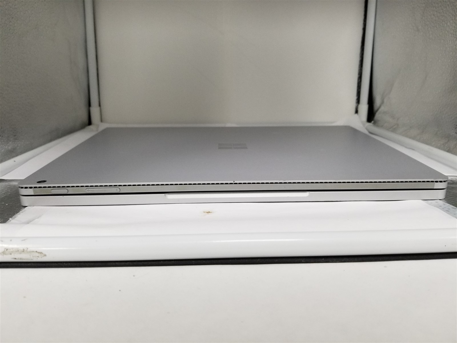 Microsoft Surface Book Core i7 13.5″ 16GB/512GB Silver Reduced Price VW6202