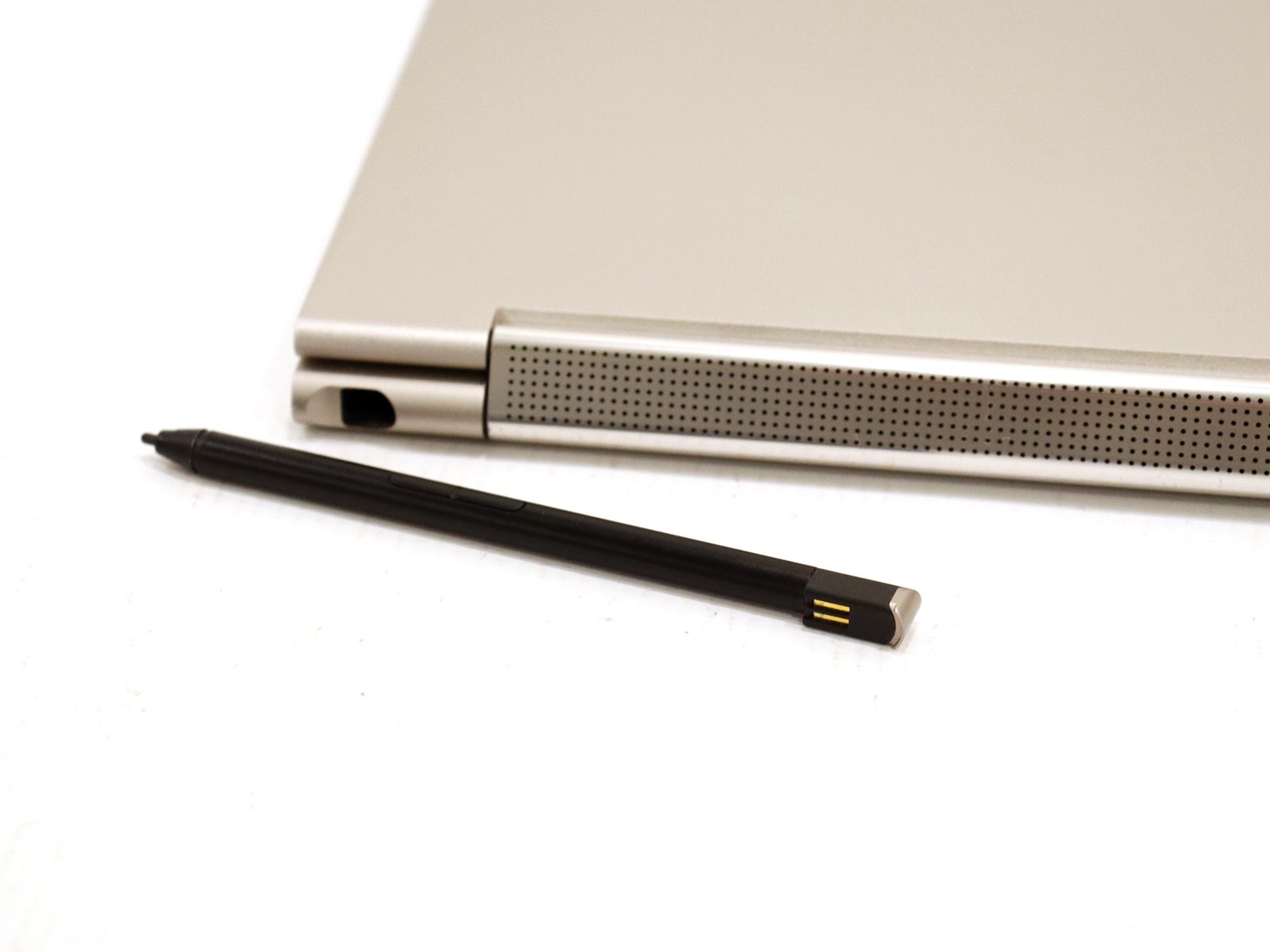 Lenovo Yoga C940 14″ 2-in-1 Core i7-1065G7 16GB 256GB NVMe W11H – AS IS Cracked