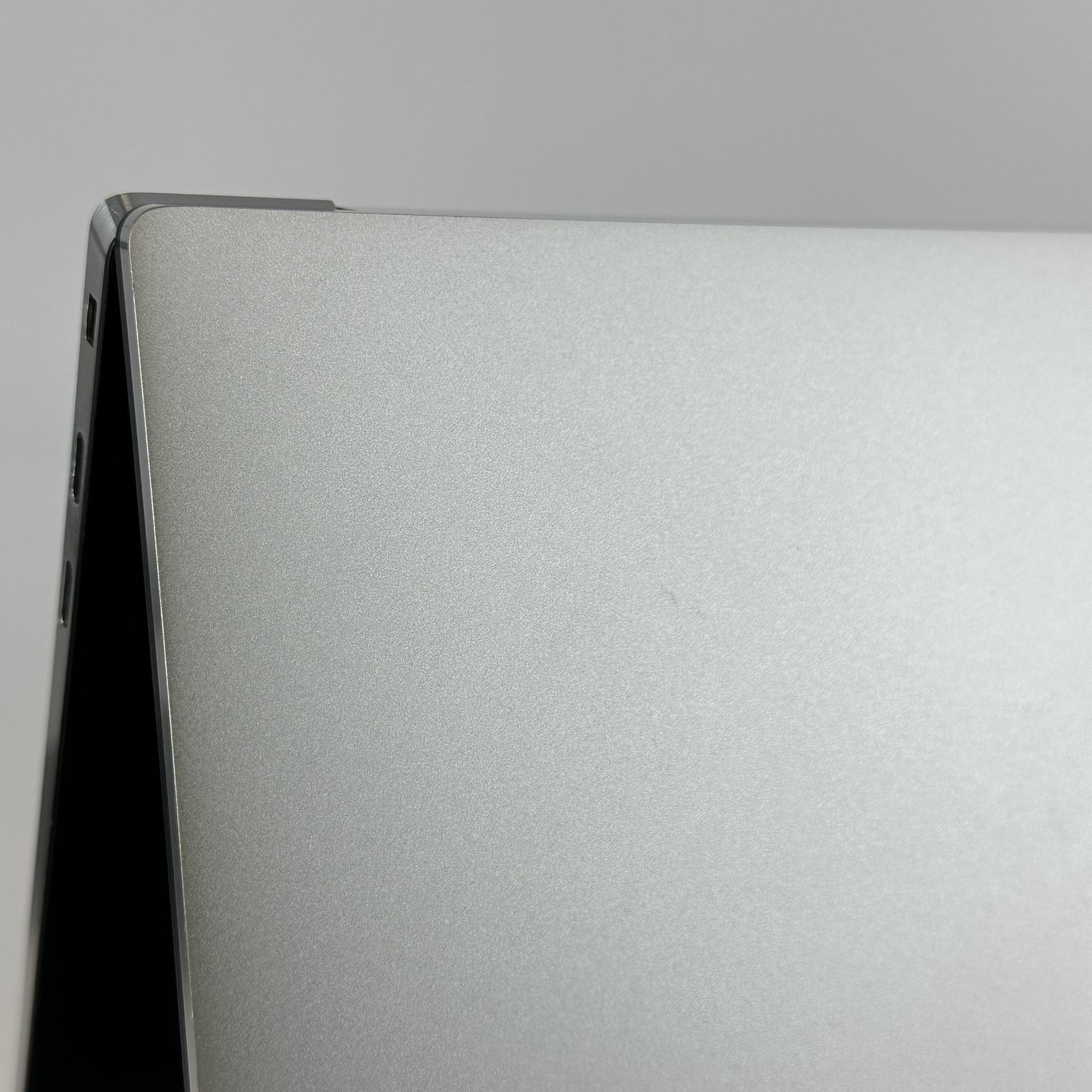 Dell XPS 15 9520 FHD+ 2.5 GHz i9-12900HK 32GB 1TB SSD NVIDIA RTX 3050 Ti Good