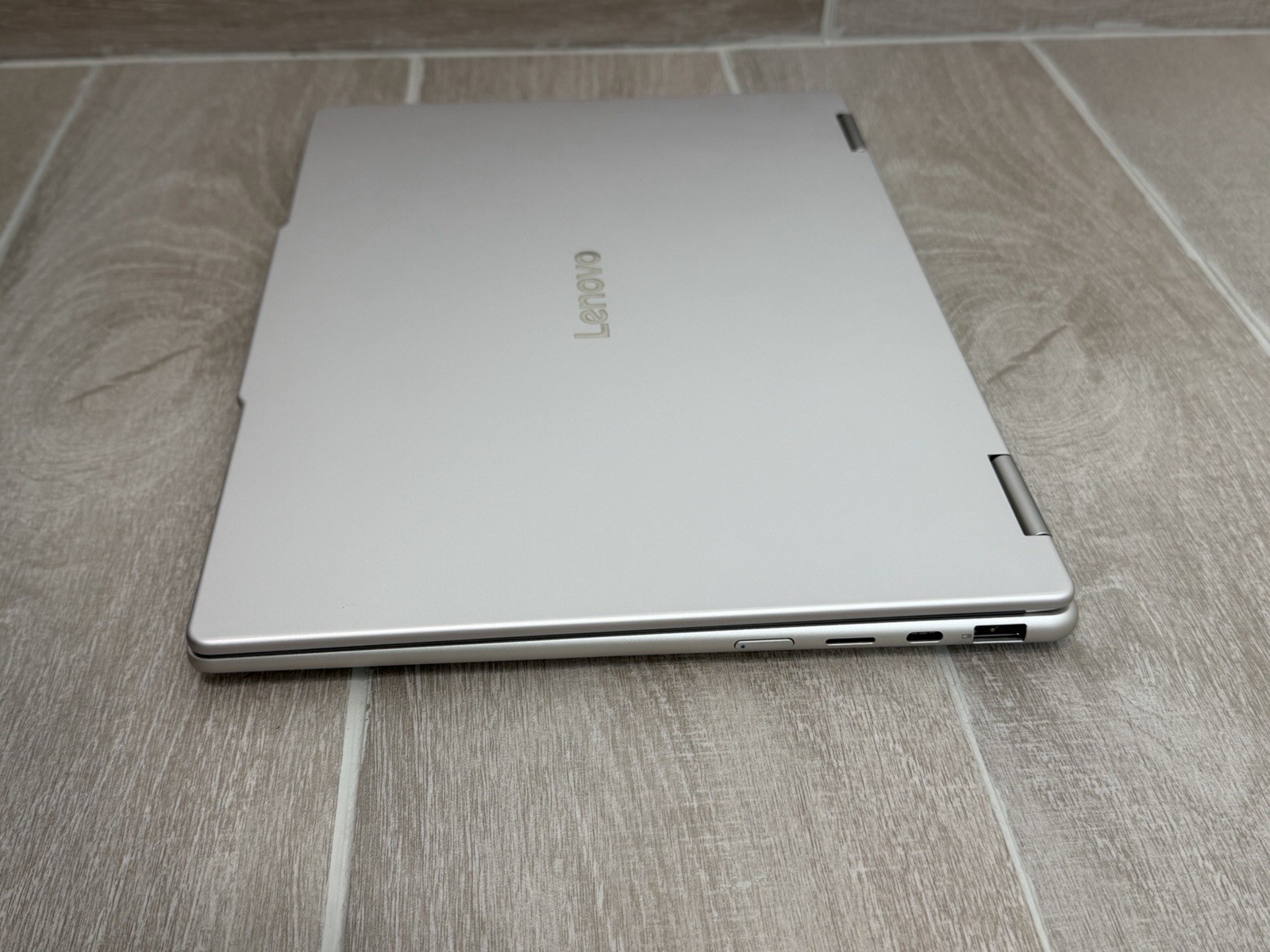 Lenovo Yoga 7 2-in-1 14AKP10 Touch Laptop Ryzen Al 5 340 16GB RAM 512GB NVMe