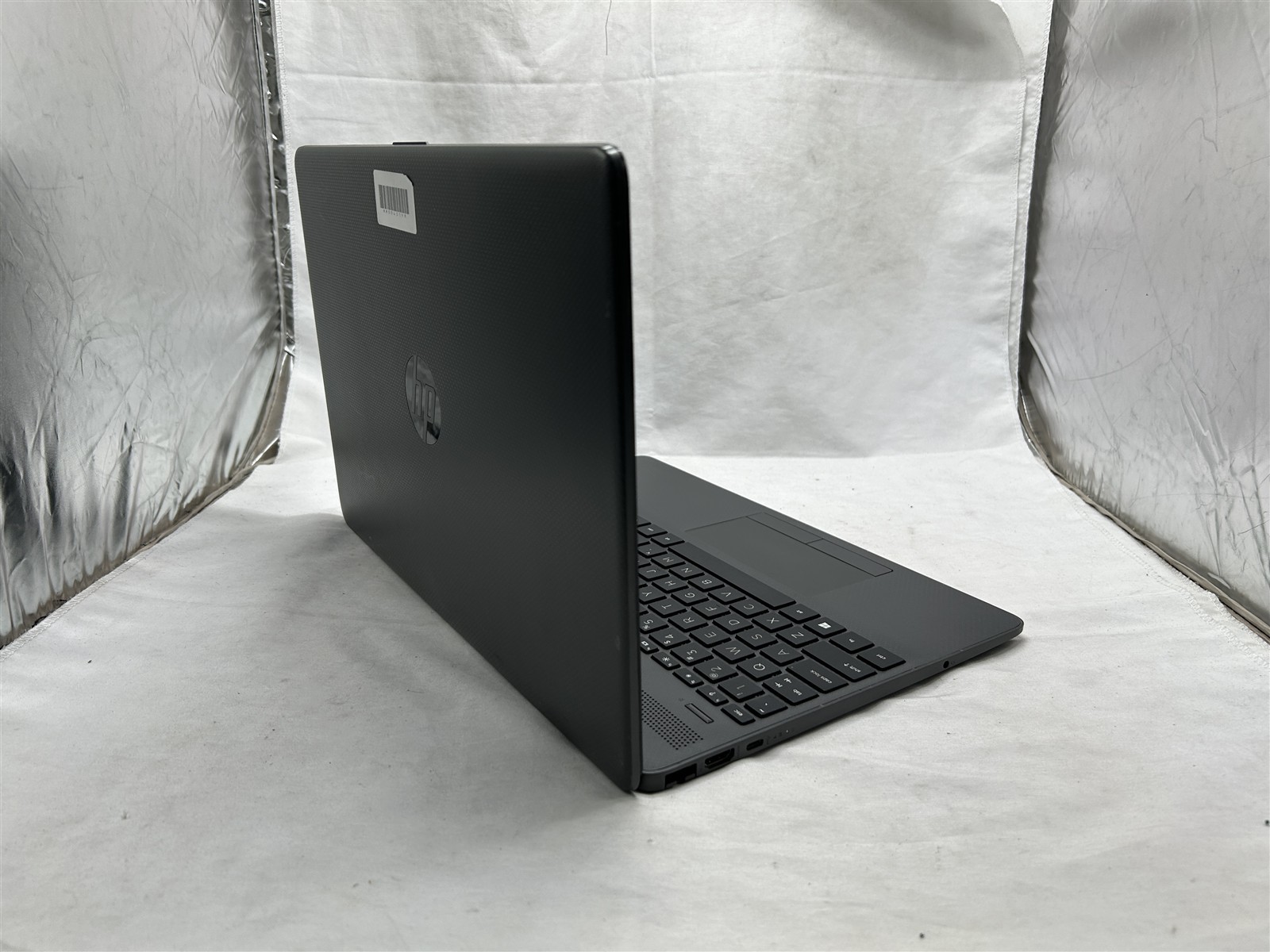 HP 255 G8 15.6″ Laptop AMD Ryzen 5 3500U 8GB RAM 256GB NVMe Win 11