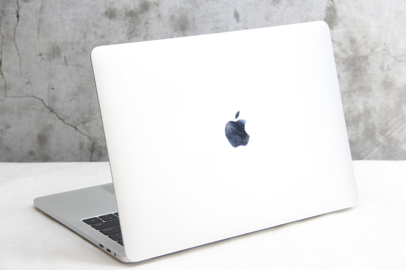 Apple 2017 MacBookPro 14,2 | i5@3.1GHz(7267U), 8GBRam, 256 SSD, Ventura, Wear!