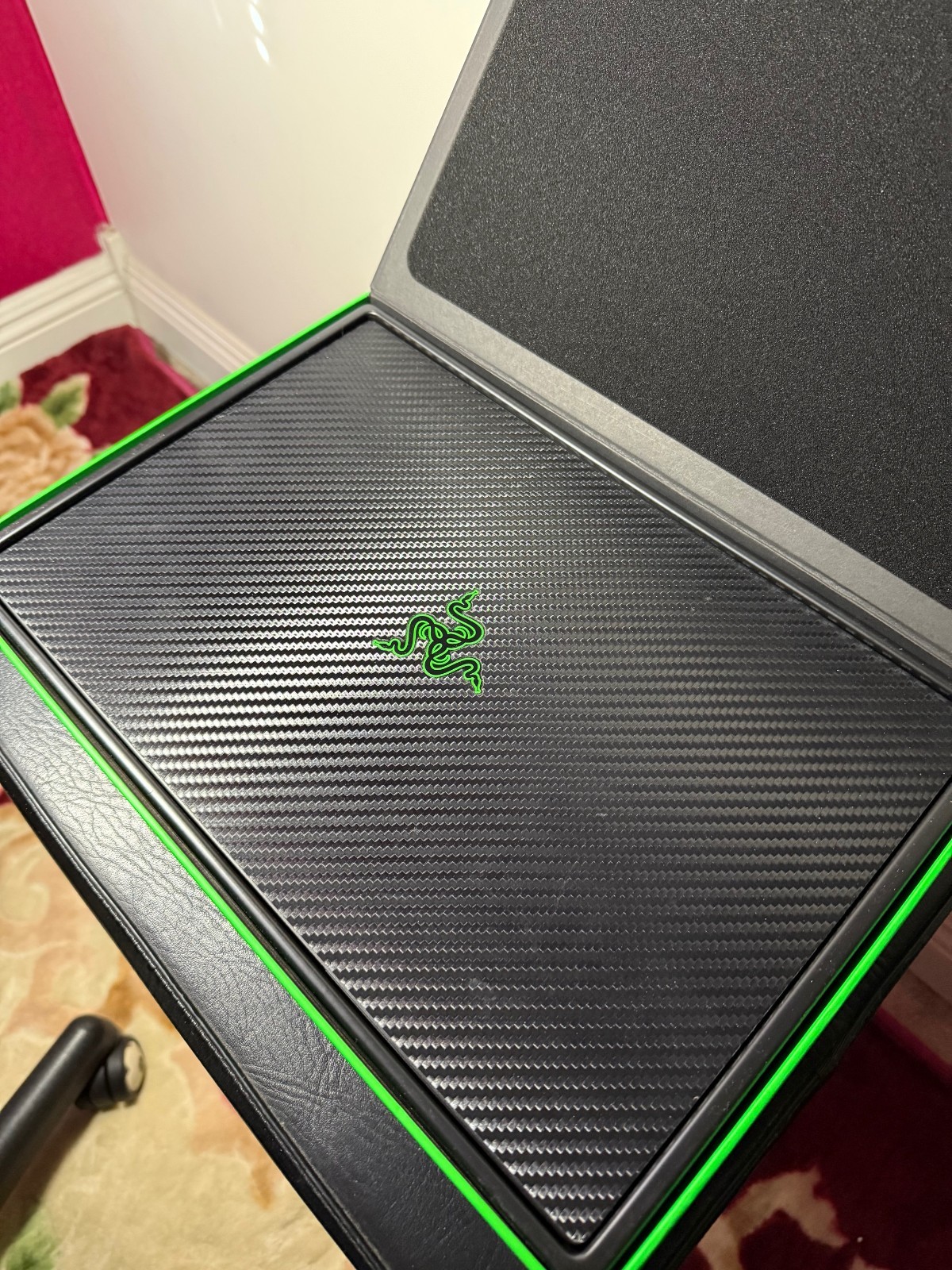 Razer Blade 15, 2018 – Carbon Fiber – With Original Box and Decoded Sleeve