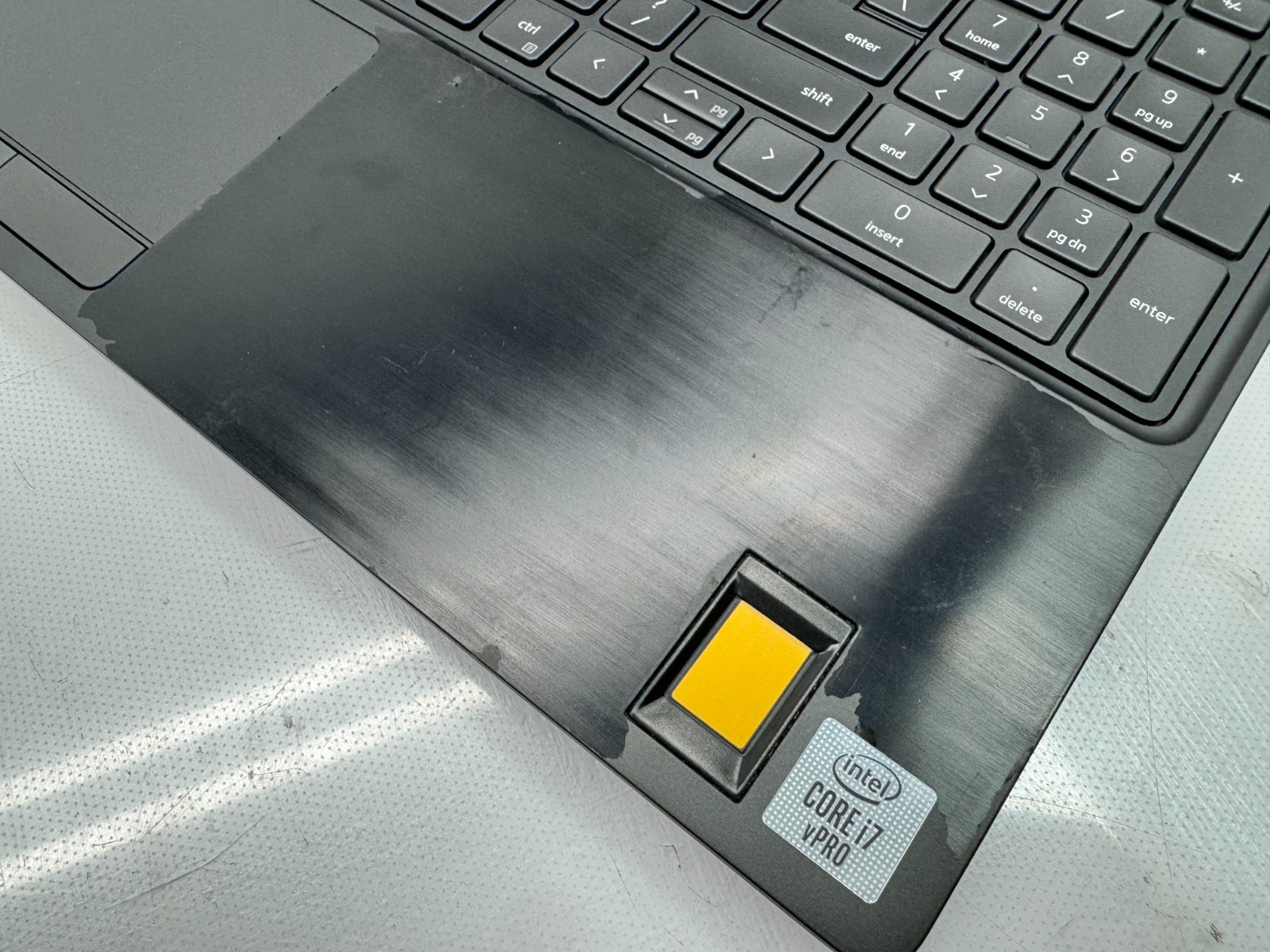 Dell Precision 7550 15.6″ Intel i7-10850H@2.7GHz 16GB 256G T2000 Nocamera *READ*