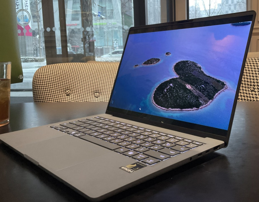 ASUS UX3407RA-QD015W Zenbook A14 14″ Win11 16GB/1TB SanpdragonX Elite AI 980g
