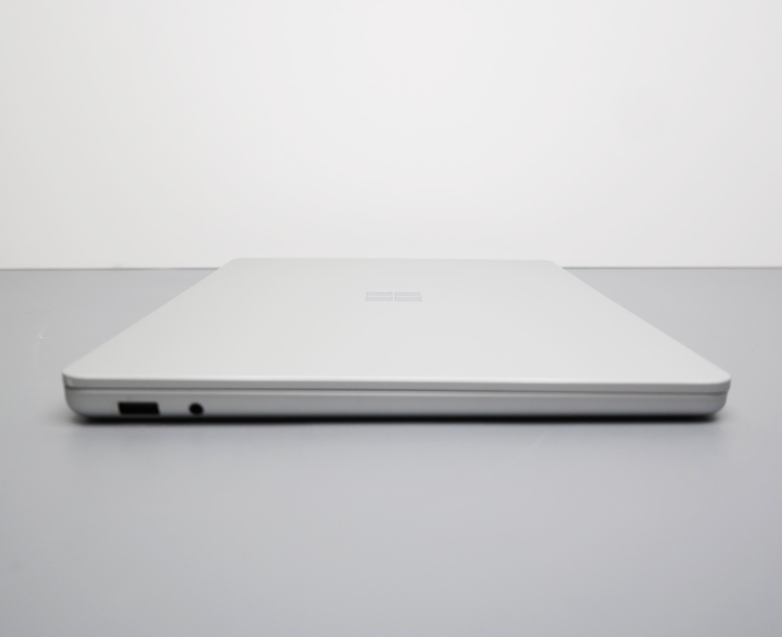 Microsoft Surface Laptop 13″ 1st Gen Copilot+ PC Snapdragon X Plus 16GB