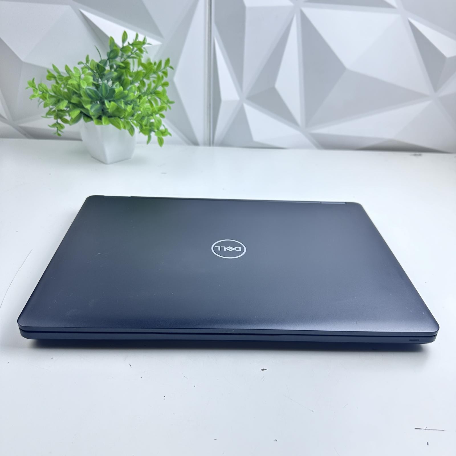 DELL Latitude 5490 Laptop, 14″ HD, i5-8350U, 16GB, 256GB SSD *Pls READ*