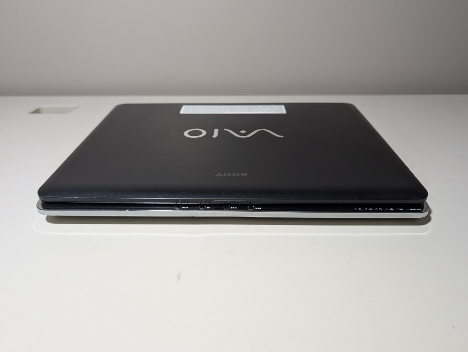 14″ Sony Vaio VGN | C2D T9300 4GB RAM 128GB SSD | DVD Win Vista 32-Bit