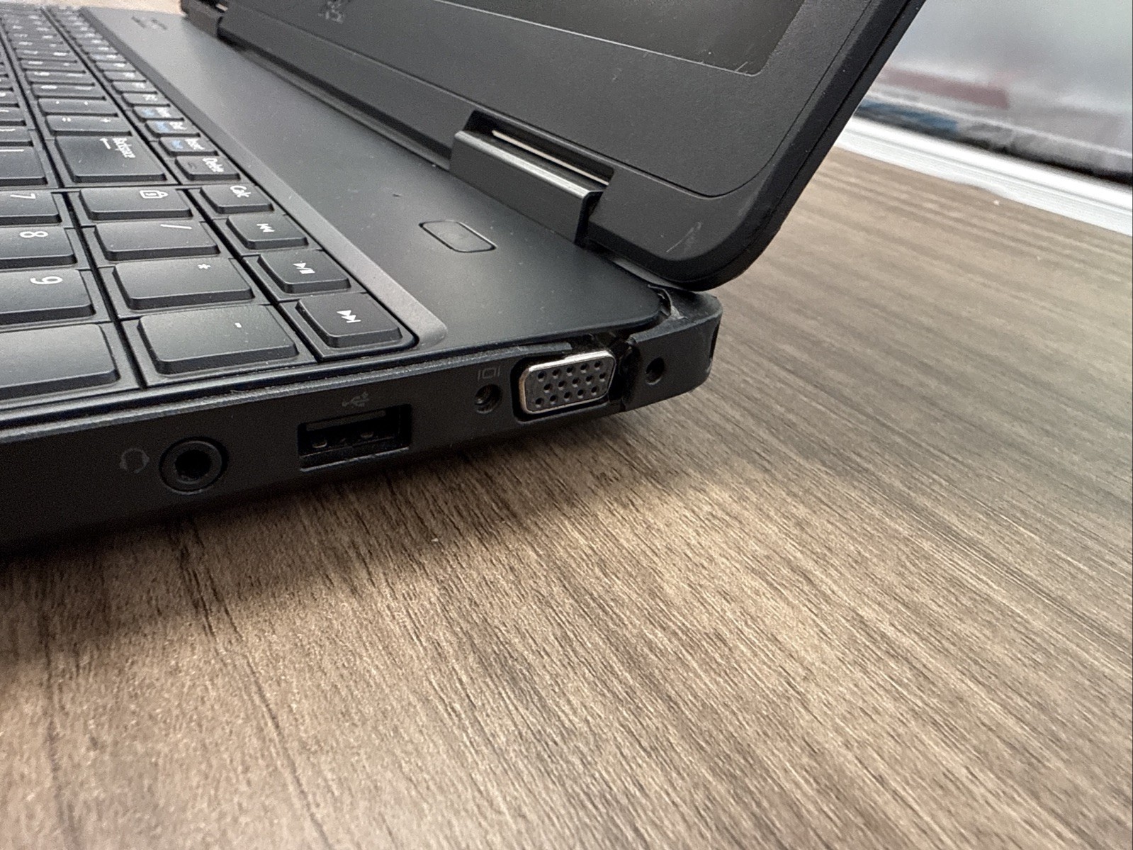 Dell Latitude E5540 15.6 inch (500GB, Intel Core i5 4th Gen., 2.1GHz, 4GB)…