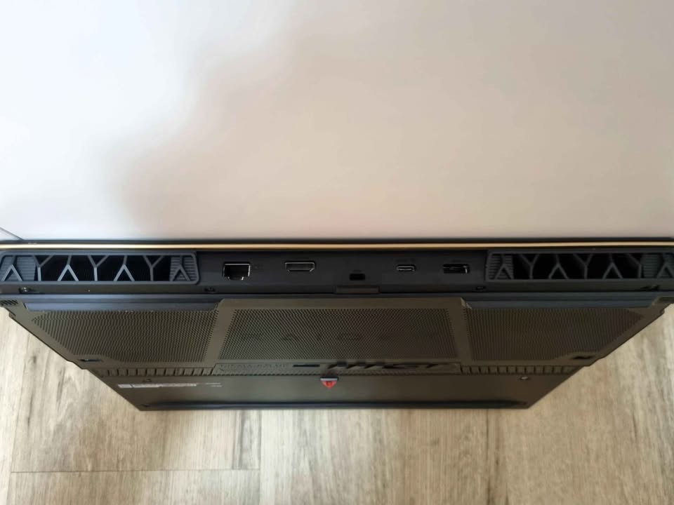 MSI RAIDER GE68 RTX 4090 i9 14900HX 32GB RAM 2TB SSD 4K 120HZ – WORTH $7499