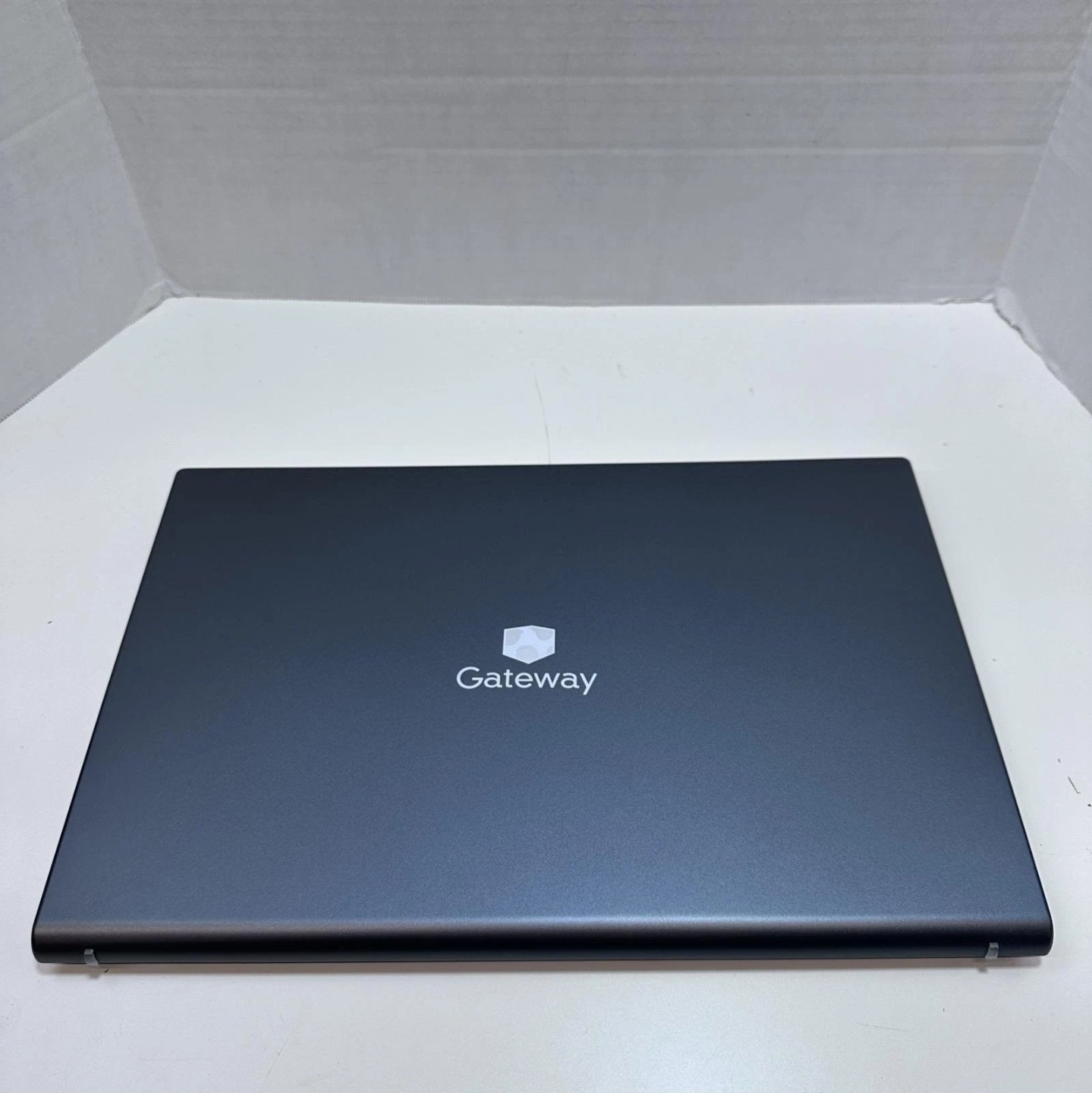 Gateway 15.6 V-nand 250GB SSD Intel Pentium Silver 1.10GHz, 4GB Laptop – Silver