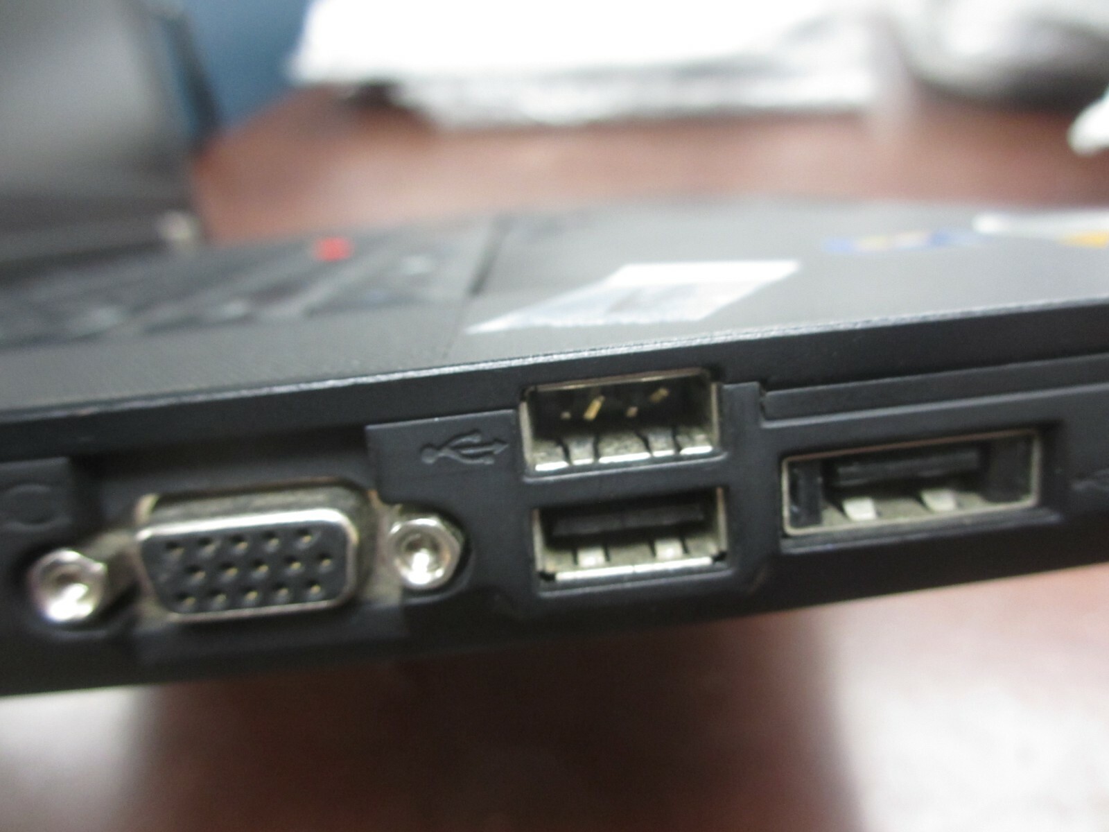 Lenovo ThinkPad T510 15.6″ i5-M560 2.66Ghz 4GB 320GB WebCam Laptop w/ AC [NO OS]
