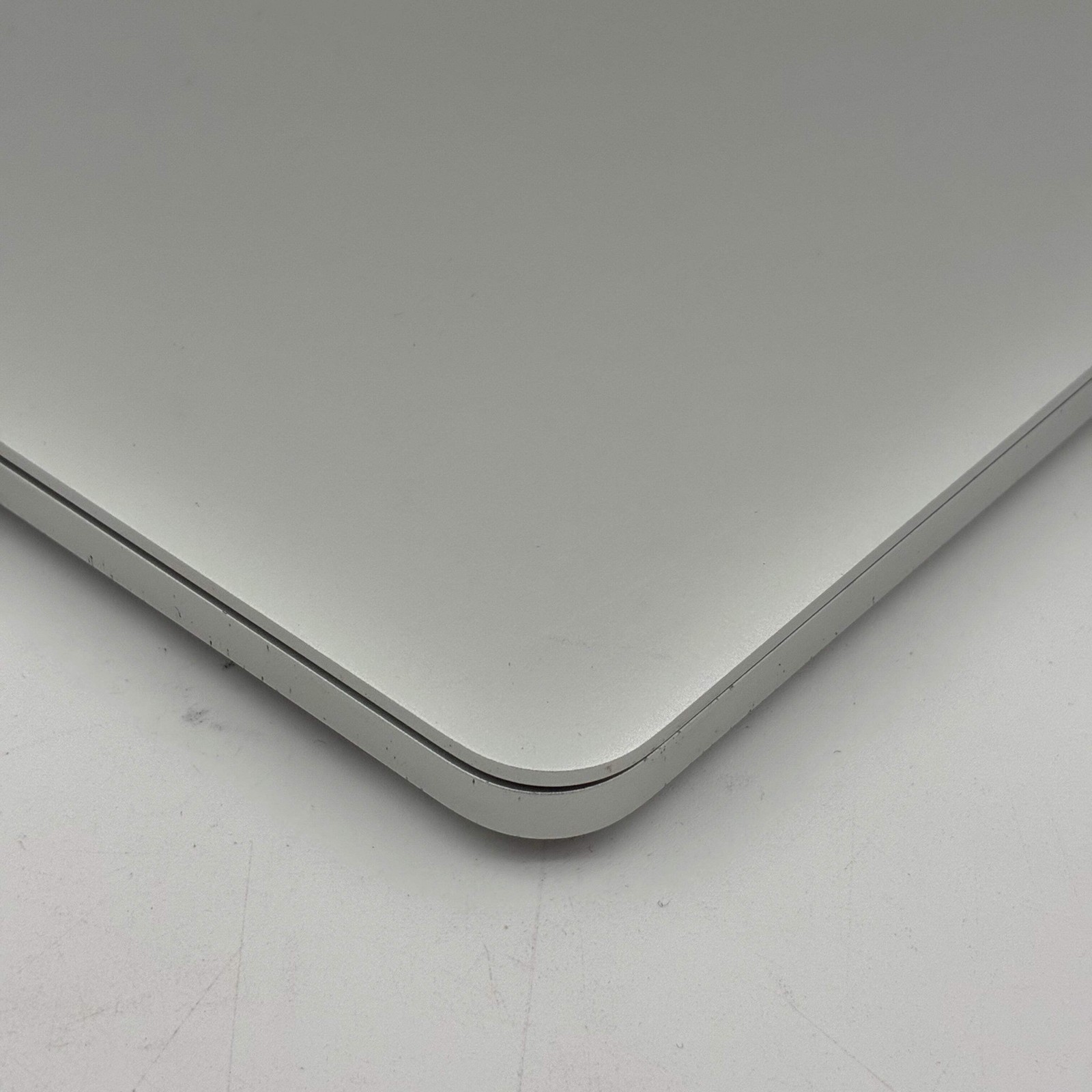 Apple MacBook Pro 13″ 2015 A1502 i5 2.9GHz 8GB 512GB SSD Silver Retina – Needs B