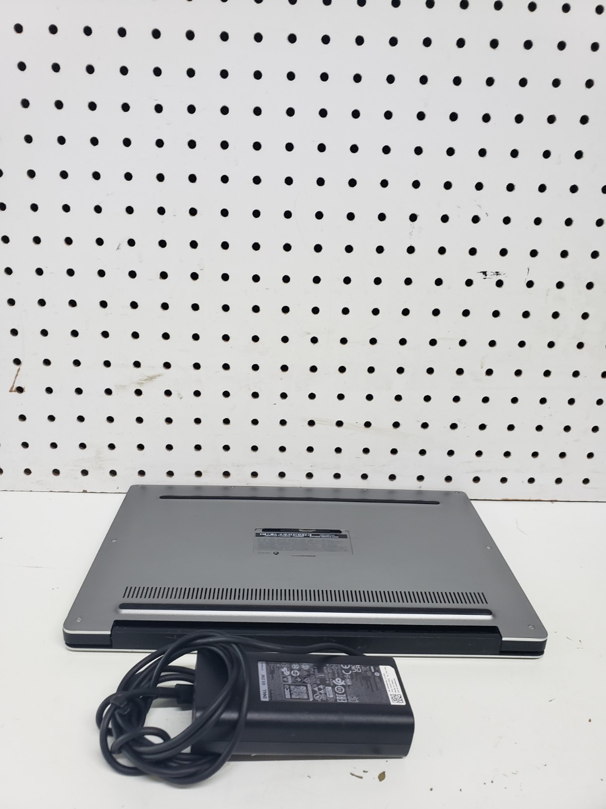 Dell XPS 13 9343 13″ 2.20GHz Intel Core i5-5200U 8GB RAM 512GB SSD Windows 11
