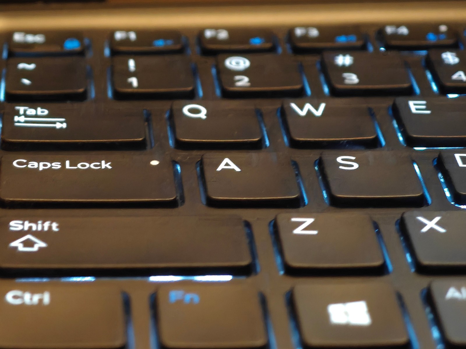 Dell Latitude 5490 Laptop – No Boot Drive/RAM, Intel i7-8650u – NO CHARGER