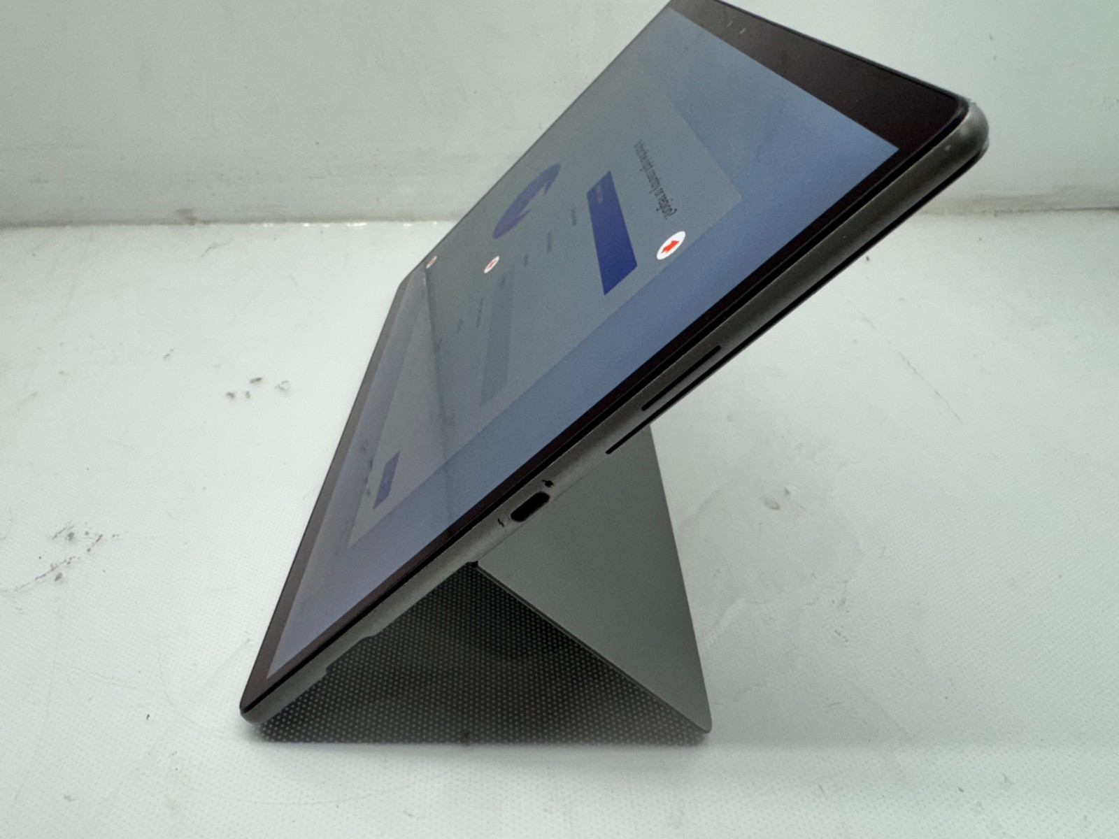 Latitude 7320 Detachable Intel i5-1140G7@1.1GHz 16GB 256G W/AC Window11 *READ*