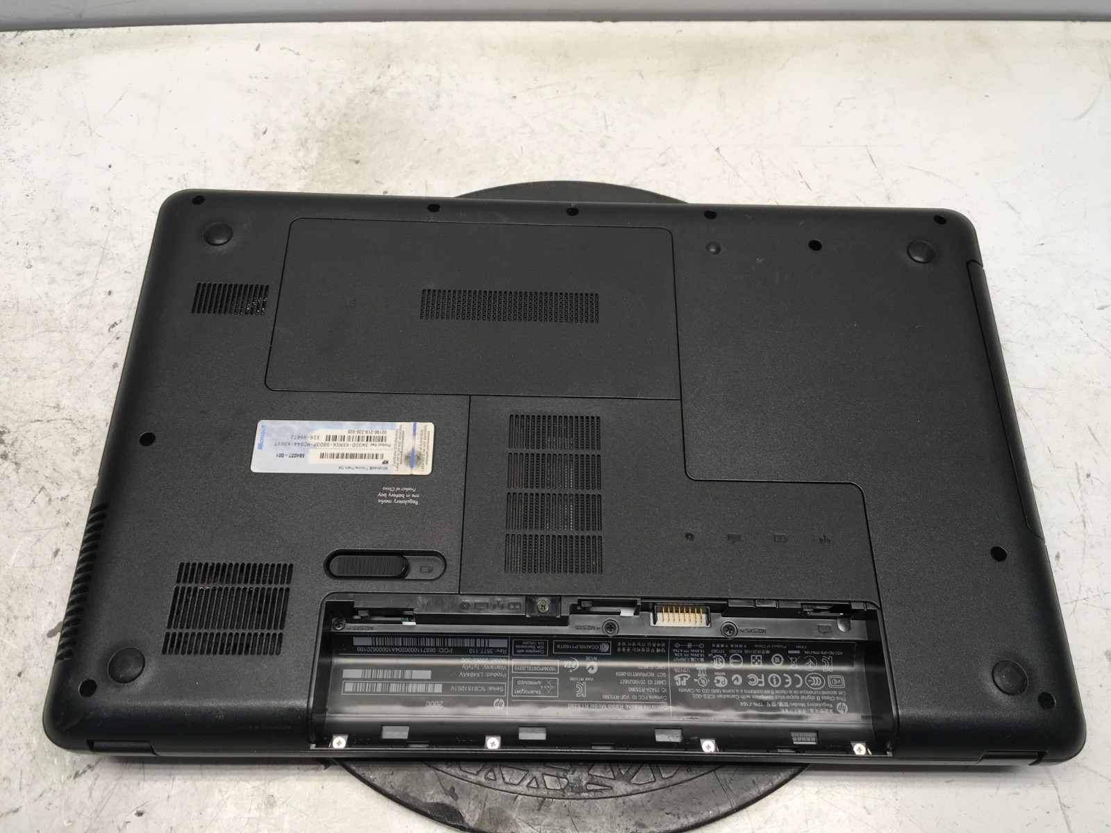 HP 2000Z-300 AMD E-300 1300MHz 4 GB NO HDD