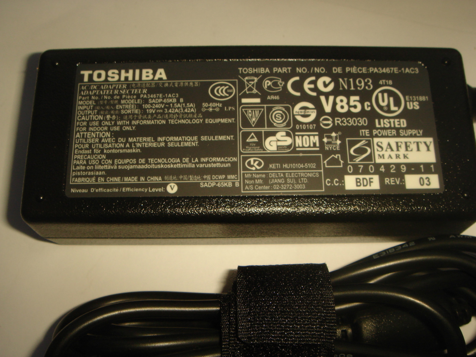 Toshiba Satellite M55 M60 M65 P205 U305 Original Power Adapter
