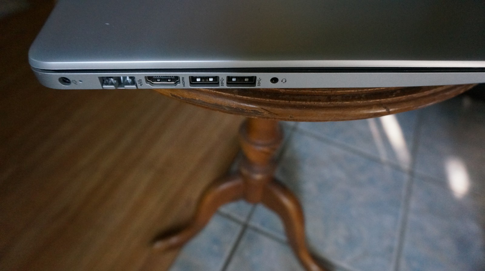 HP 15-da0073ms 15.6 in HD 200GB HD 8 GB RAM Laptop – Silver