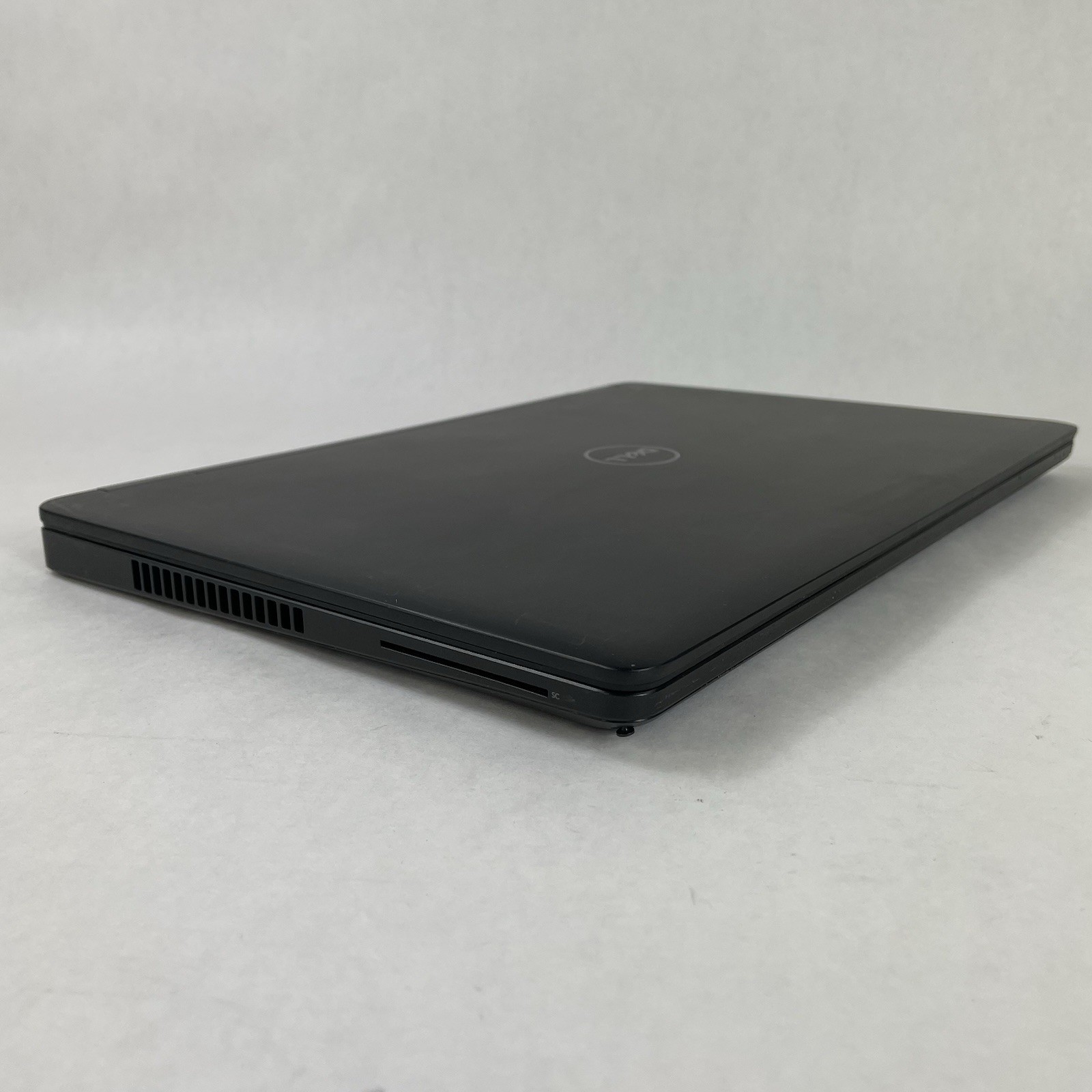 Dell Latitude E5570 15.6″ i5-6300U 2.40 GHz 8 GB RAM No SSD No OS No AC