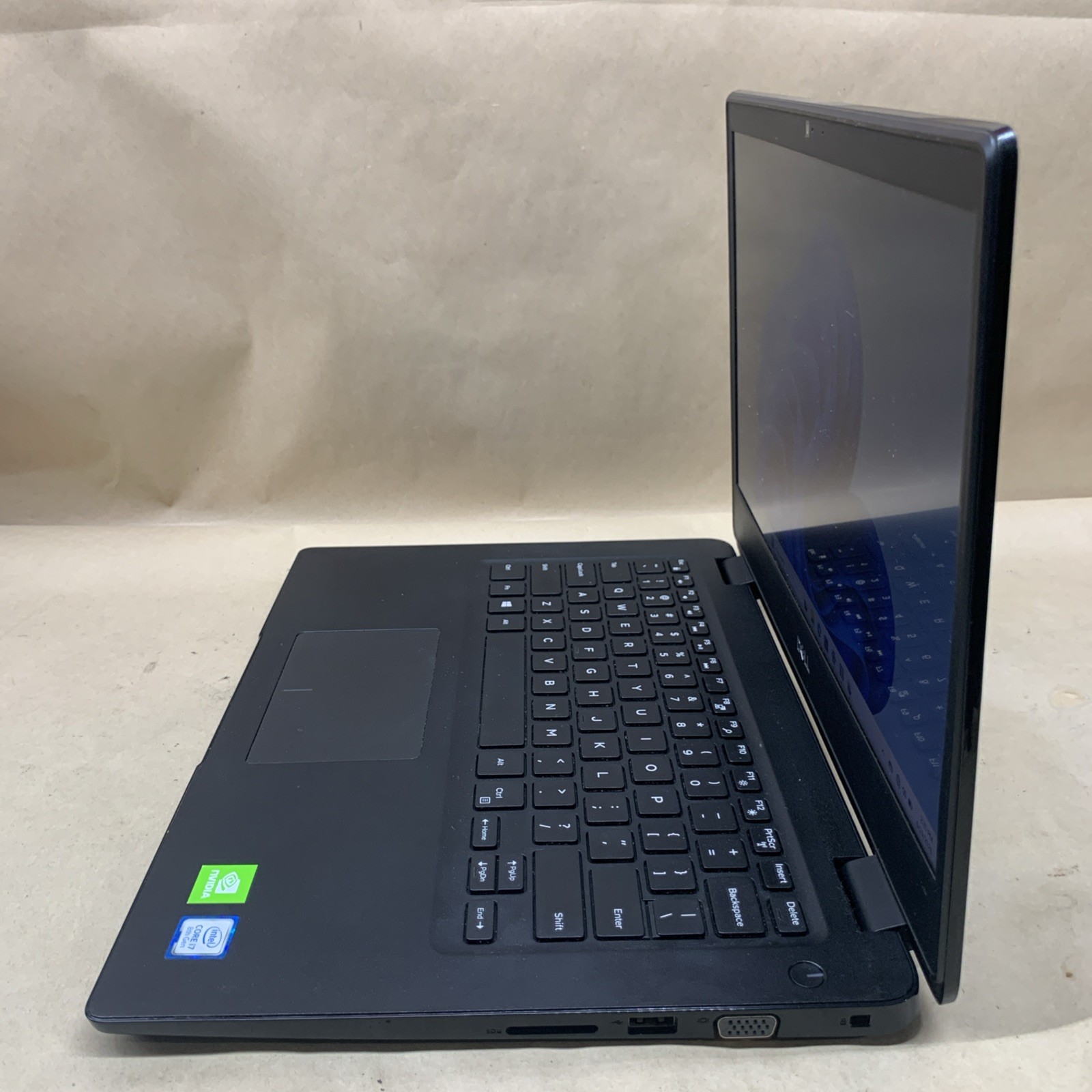 Dell Latitude 3400, Core i7-8565U@1.8GHz, 8GB RAM, 256GB SSD, NVidia MX130, W11P