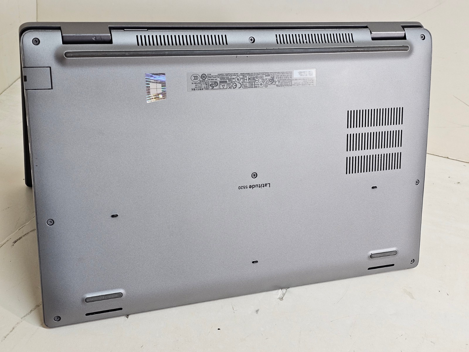 Dell Latitude 5520 Laptop – 2.6 GHz i5-1145G7 16GB 512GB 15.6″ Touchscreen SP30
