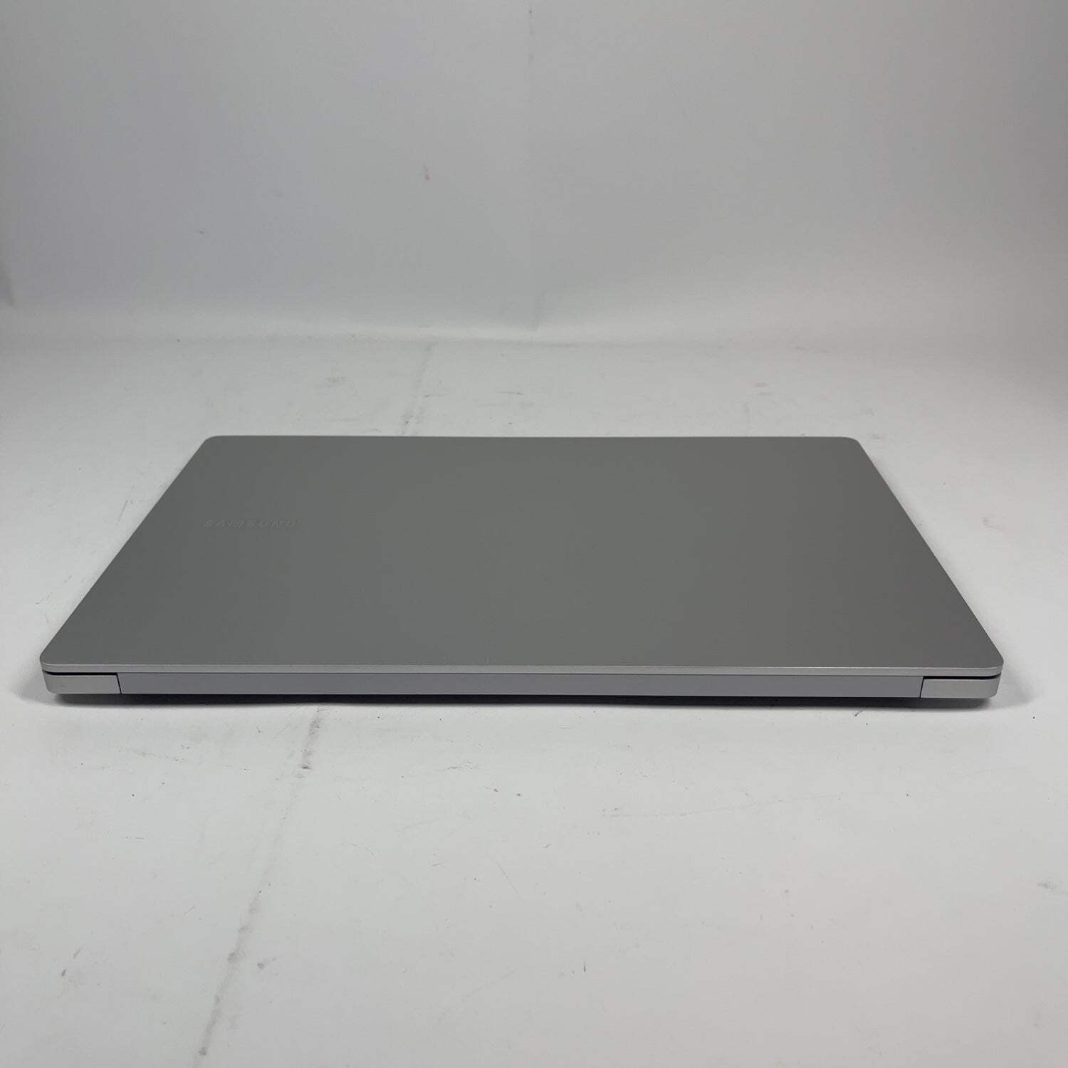 Samsung Galaxy Book 5 NP750XHD 15.6″ Core Ultra 7 255U 2.0GHz 16GB RAM 512GB SSD