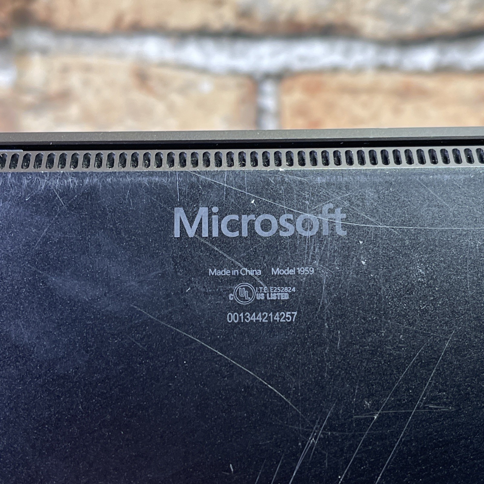 Microsoft 1959 LCD Screen Chassis Battery No Motherboard