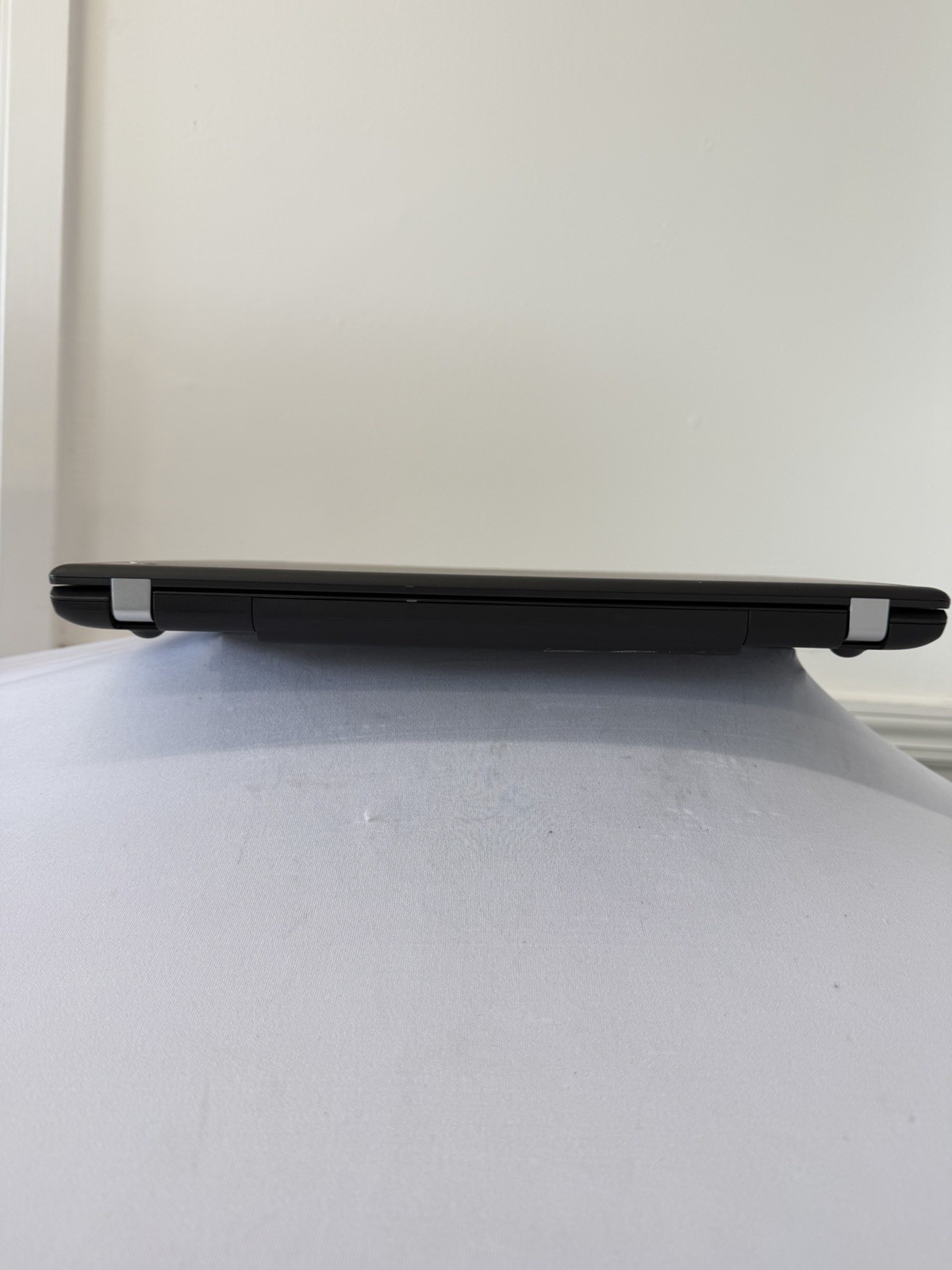Lenovo Thinkpad E555 Laptop – AMD A10 – Unknown if Screen is Good – Read Des