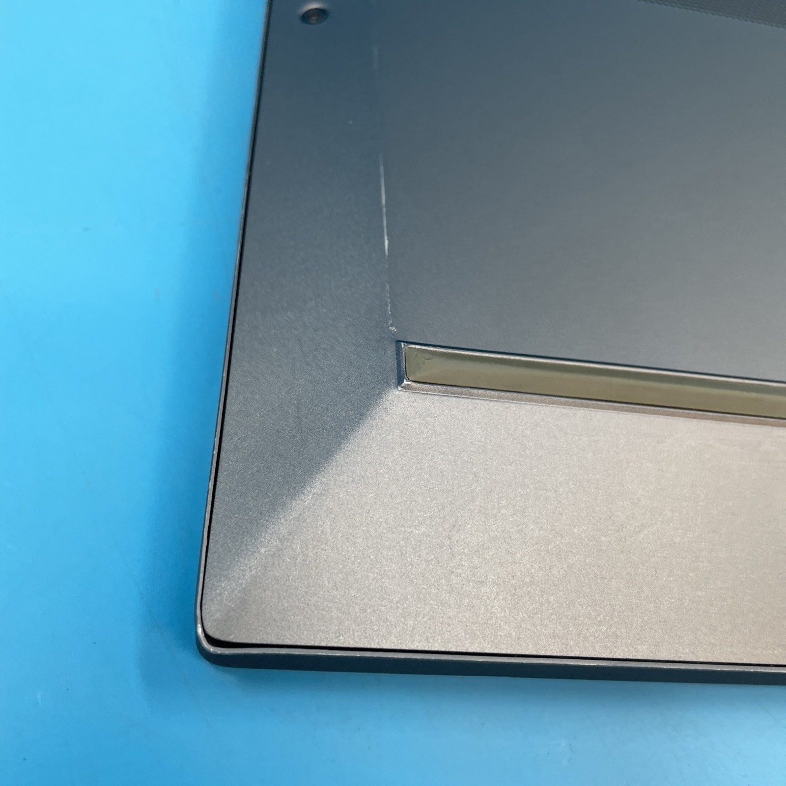 HP ZBook Firefly G8 | i7-1165G7 | 16GB RAM | 512GB SSD | WIN11 PRO | 71% BATT