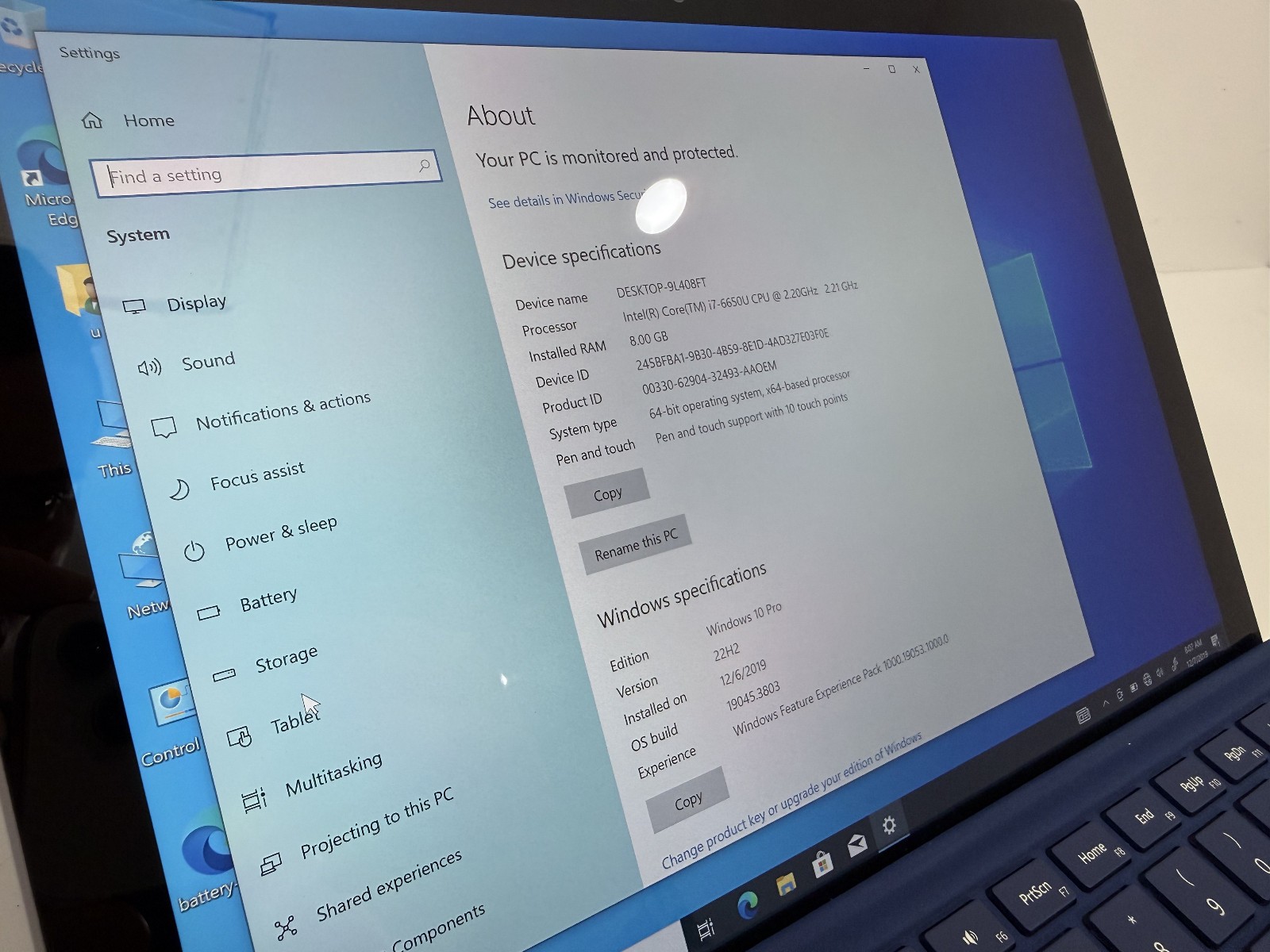 Microsoft Surface Pro 4 i7-6650U CPU @ 2.20GHz 8 GB RAM 256 GB Win 10 Pro