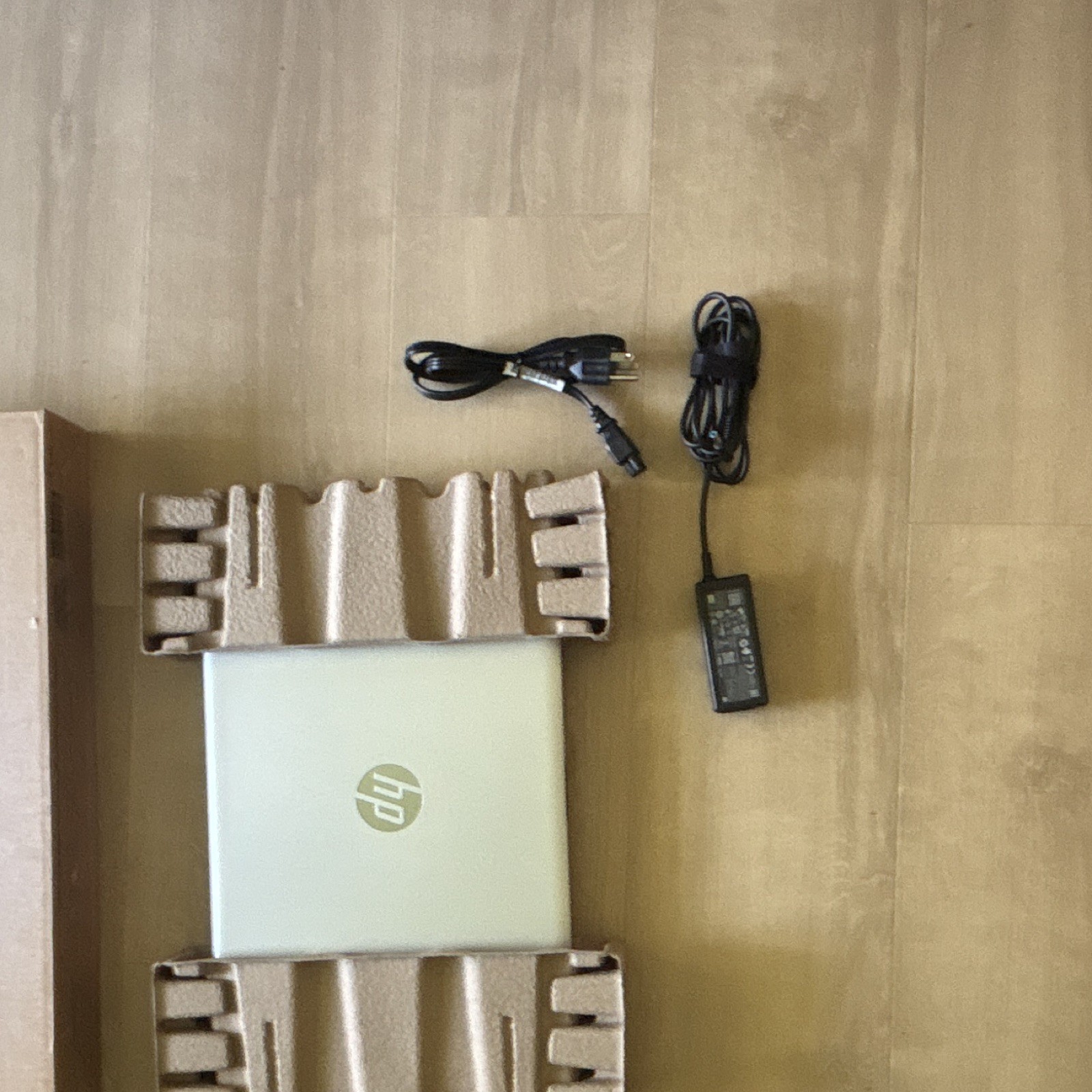 HP 16in Laptop Silver AMD Ryzen 5 Windows 11 USB-C HDMI Charger Included