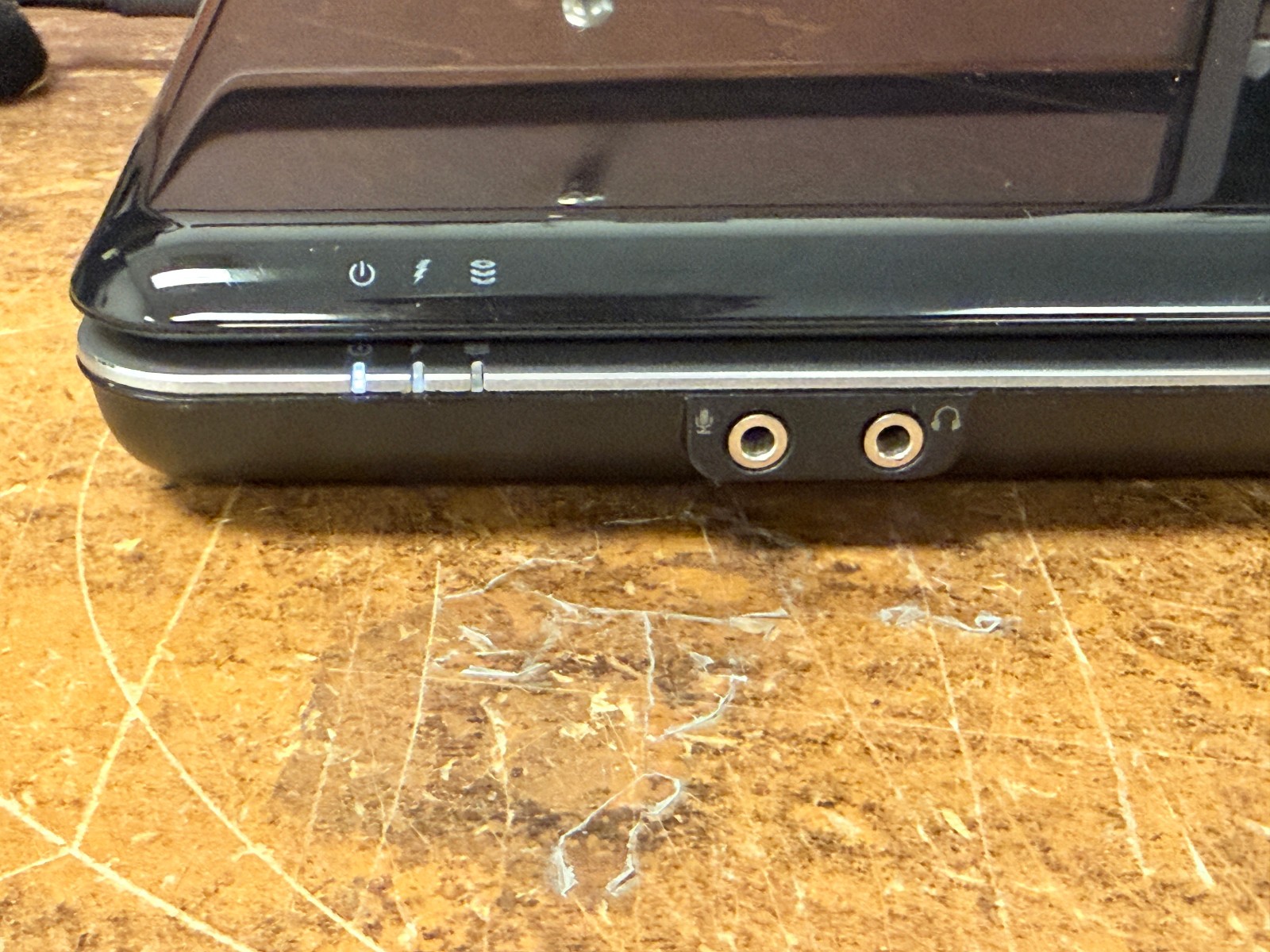HP G60 120US Laptop | 2.0 GHZ AMD Turion Duel Core | 3GB RAM | 220 GB HDD
