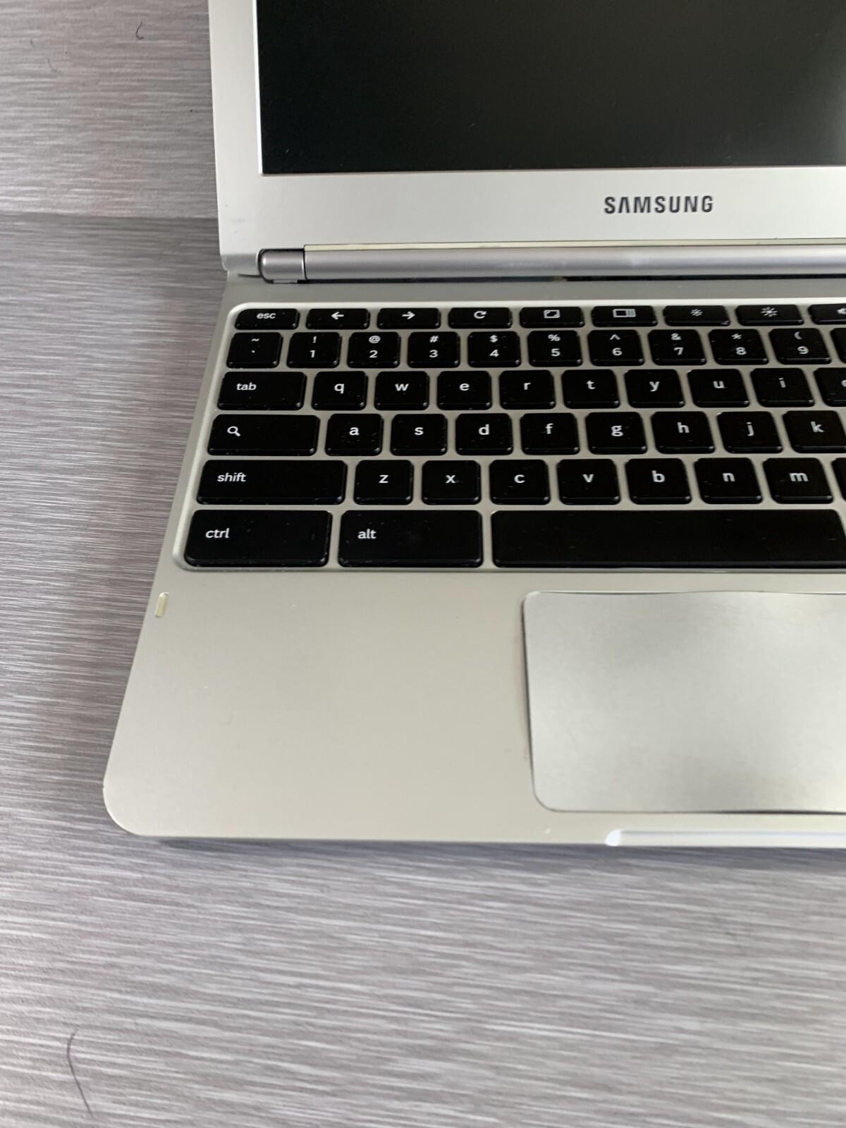 Samsung Chromebook XE303C12 11.6″ Display Built-in Webcam Notebook – For Parts