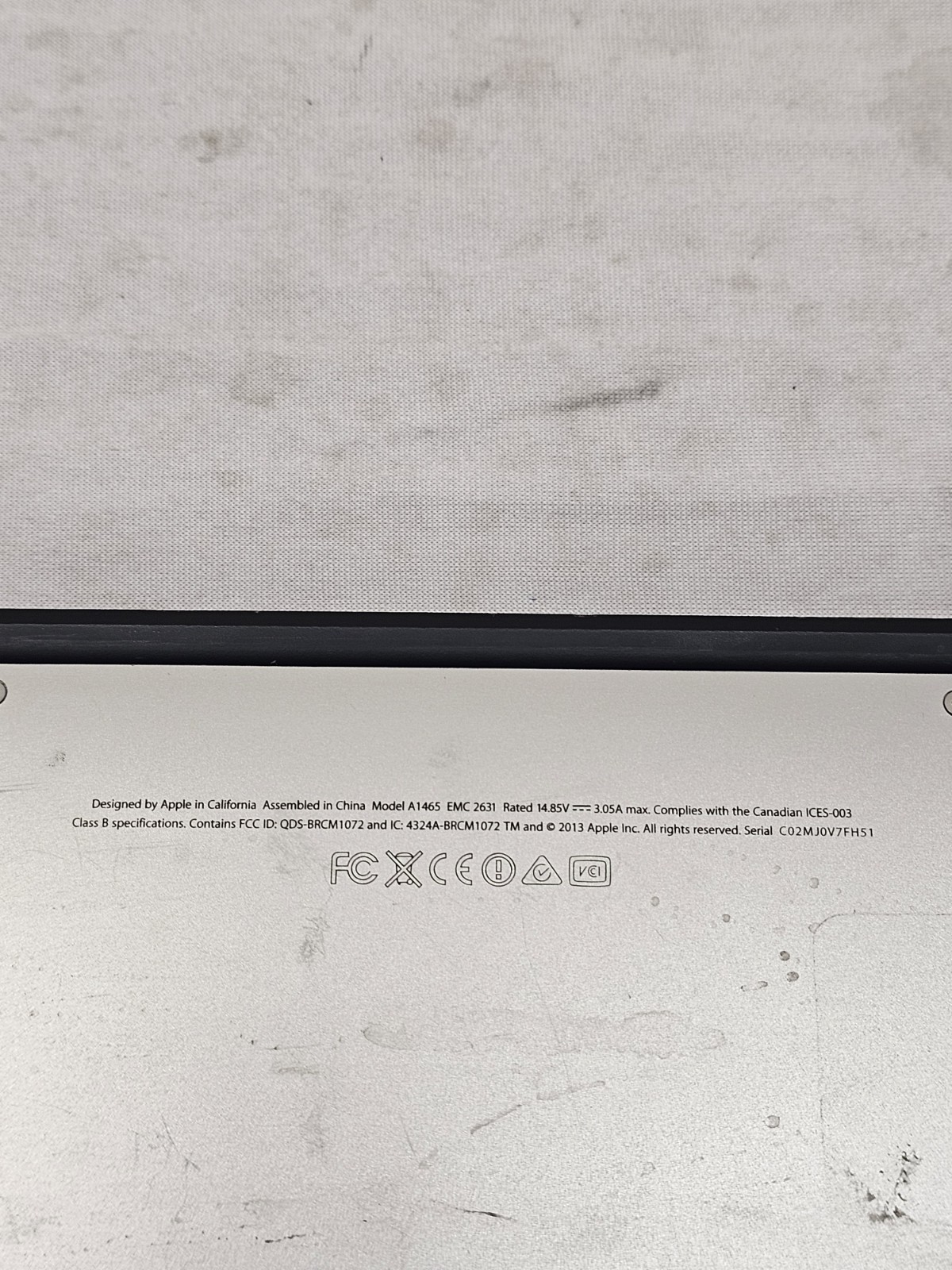 Apple MacBook Air A1465 2013 Laptop – i5-4250u – 4GB RAM – 128GB SSD- NO OS READ