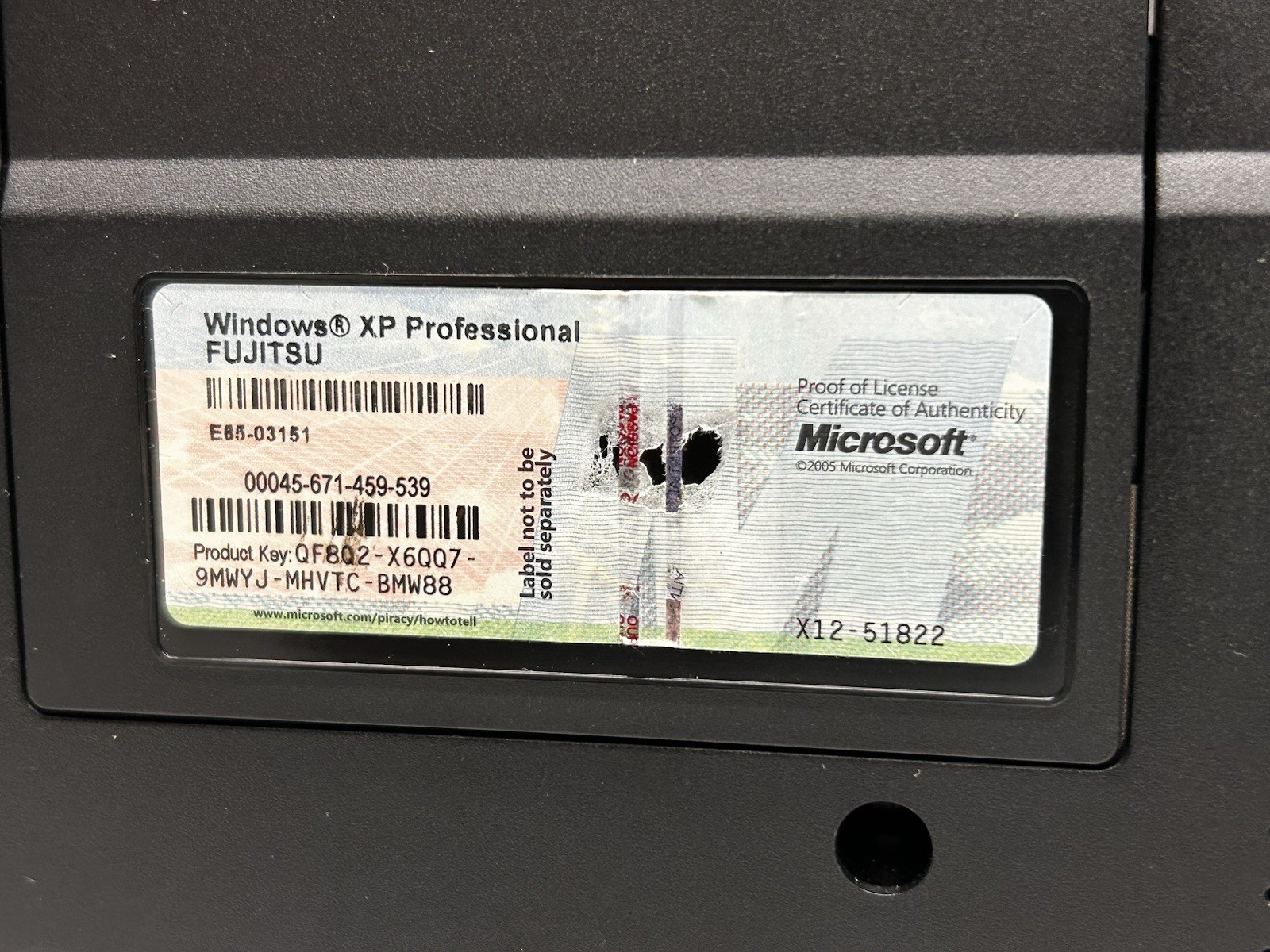 Fujitsu Lifebook N6410 17″ Centrino T2400 + 4GB Ram