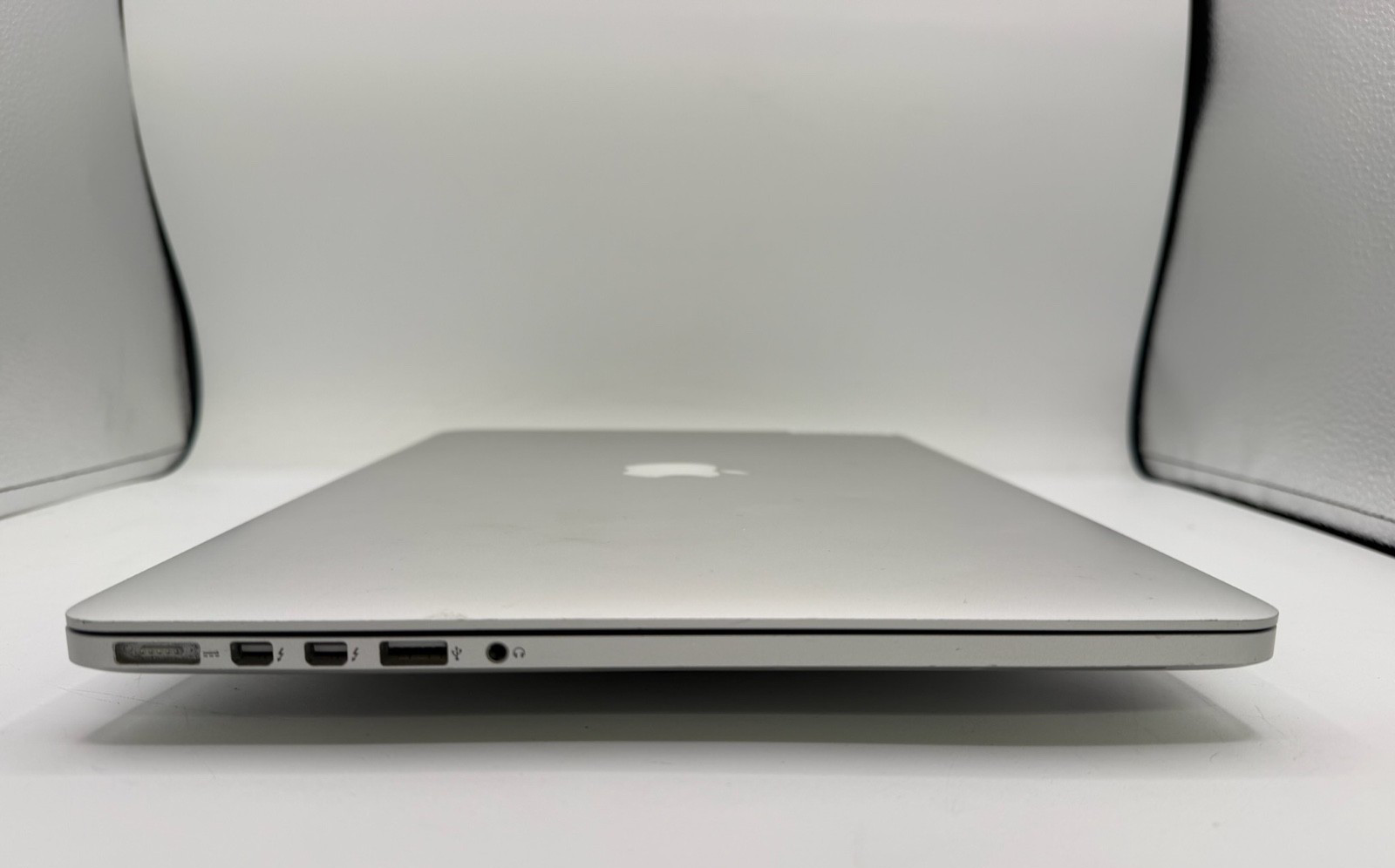 MacBook Pro 11,4(2015)i7-4770HQ@2.2GHz 16GB DDR3 Ram 256GB SSD OS Monterey (1176
