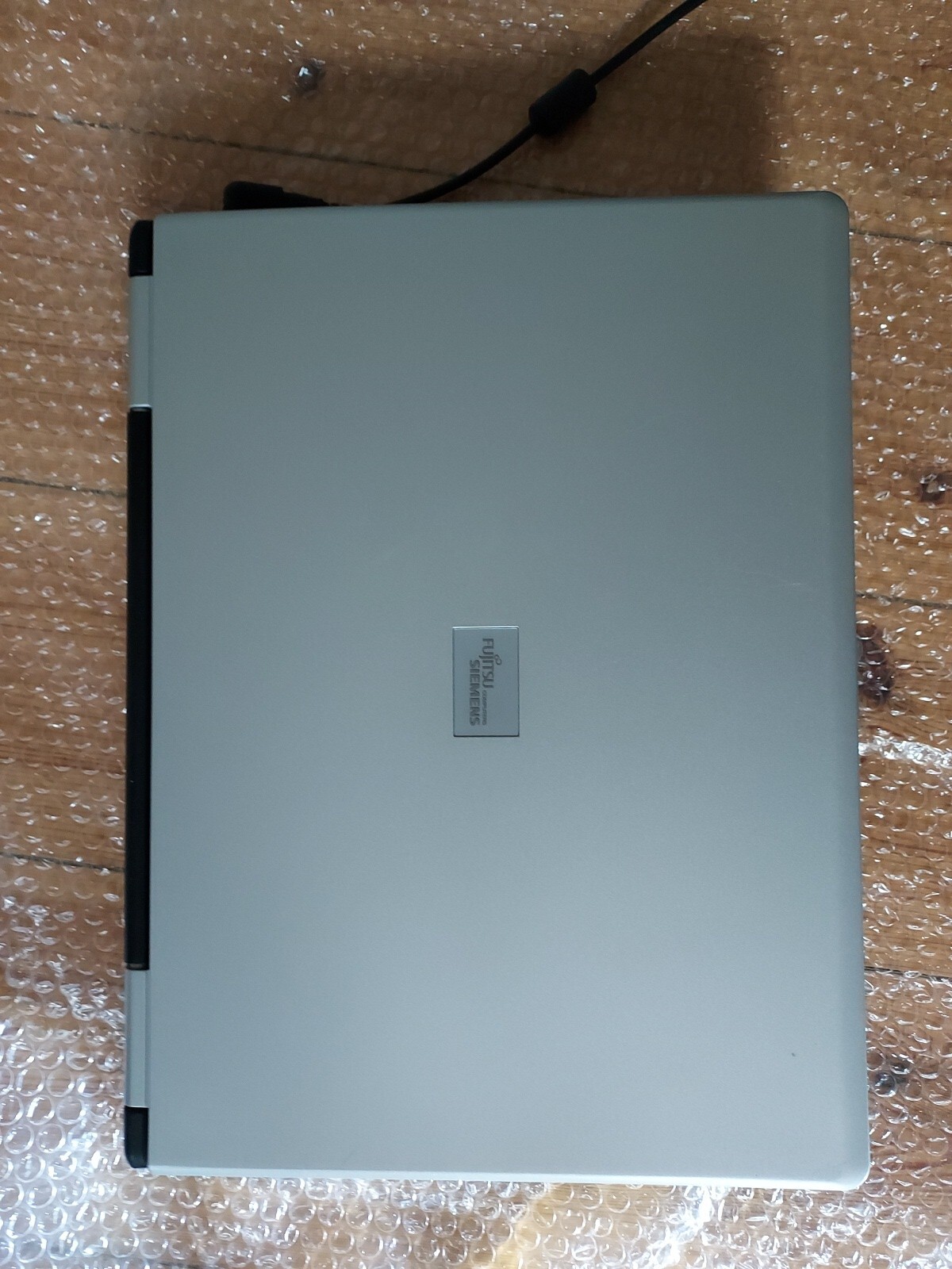 Fujitsu Siemens Amilo LI 1705 Laptop