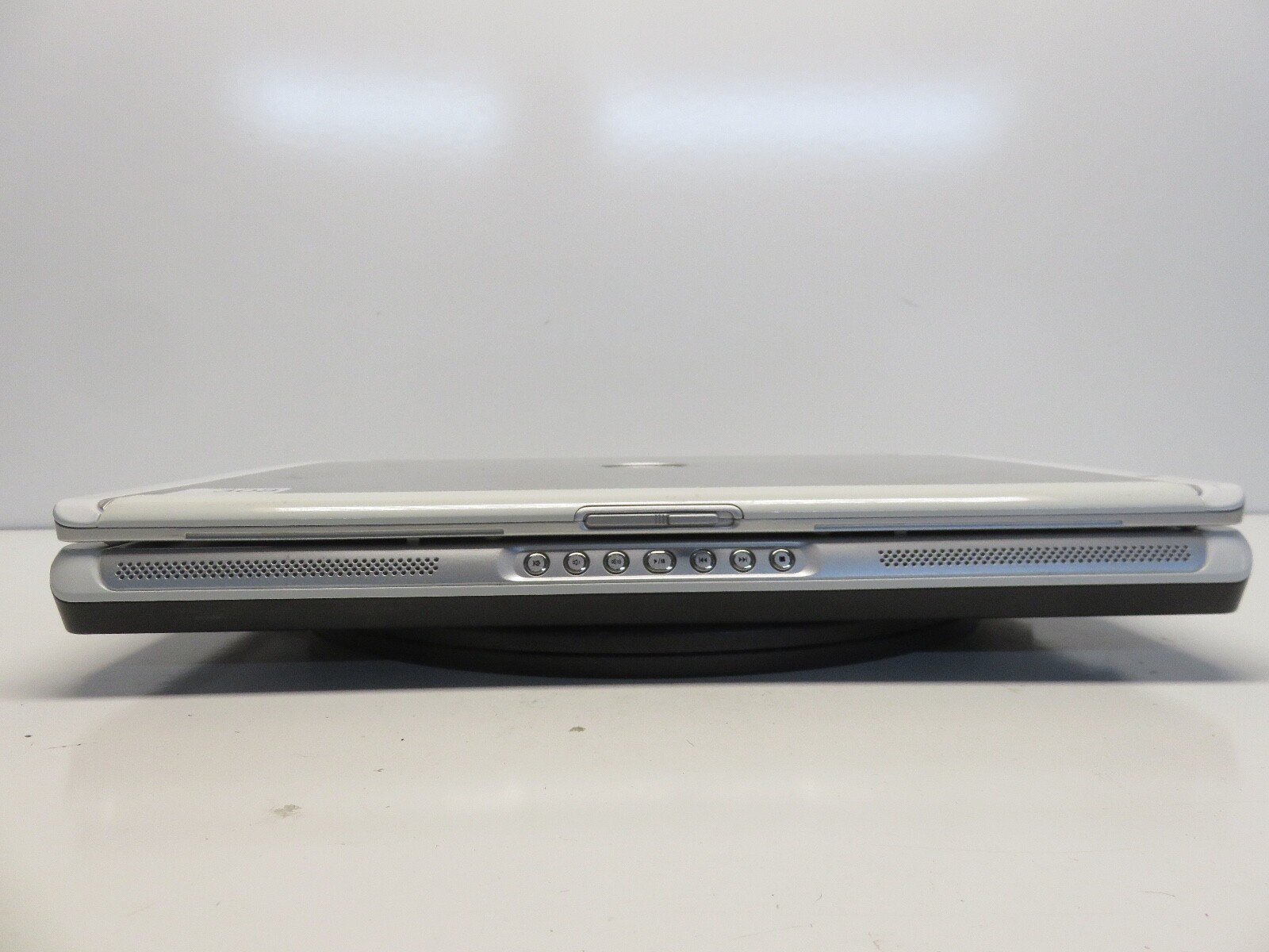 Dell Inspiron 9400 Intel Pentium Dual-Core 1.73GHz 1024 MB NO HDD No Batt