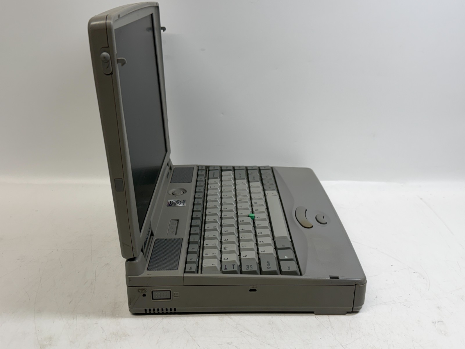 Toshiba Notebook Laptop Tecra 730 XCDT NO HDD w/AC PARTS
