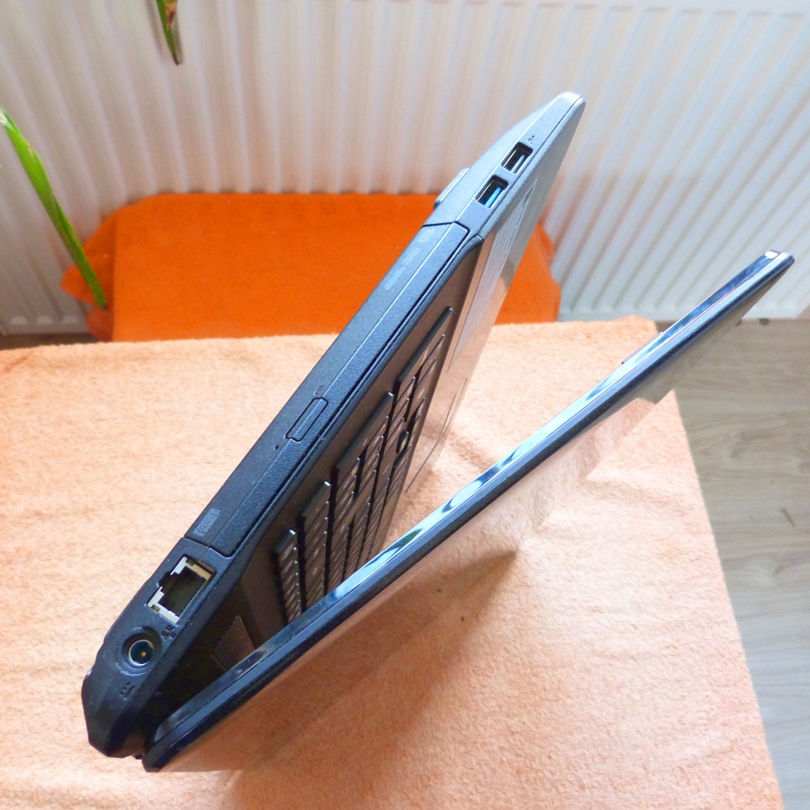 PB LS11 Multimedia 17 inch HDPLUS I 1TB SSD Windows 11 l 8GB RAM Core i7 DVDRW