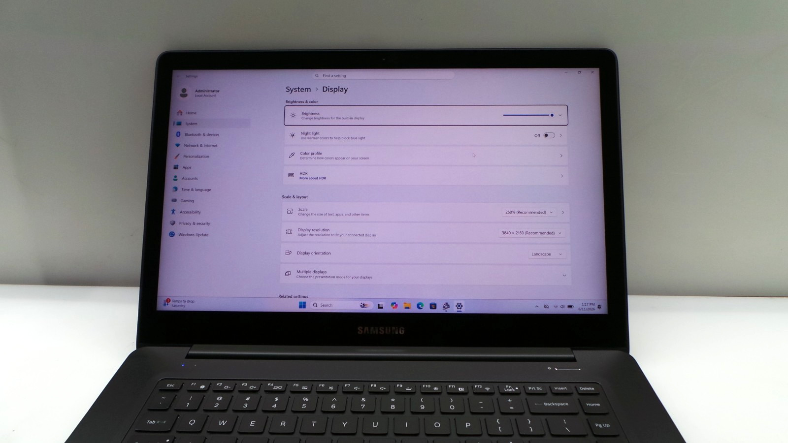 Samsung Notebook NP940Z5L | 15.6″ | i7-6700HQ | 8GB 256GB SSD | Touchscreen